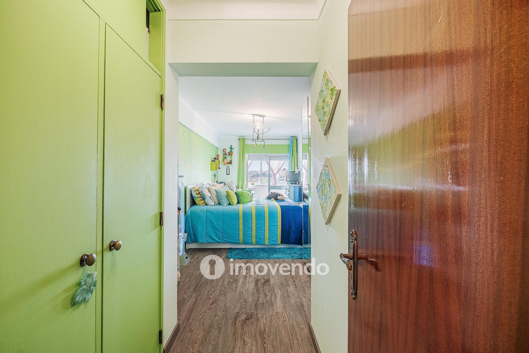 Apartamento T3, com áreas amplas, em Setúbal