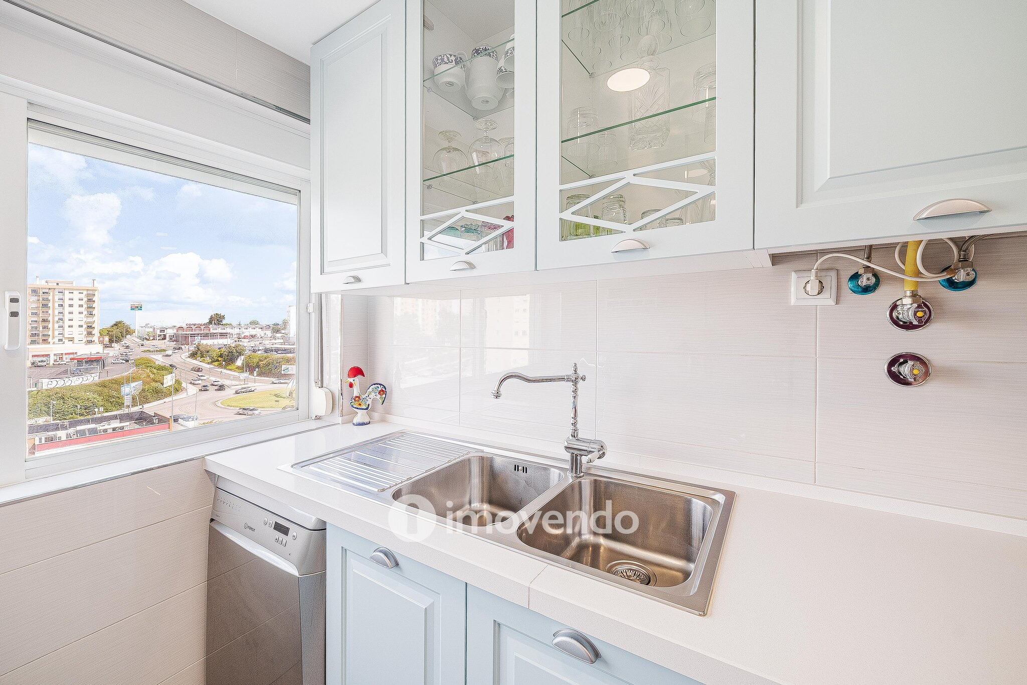 Apartamento T3, com áreas amplas, em Setúbal