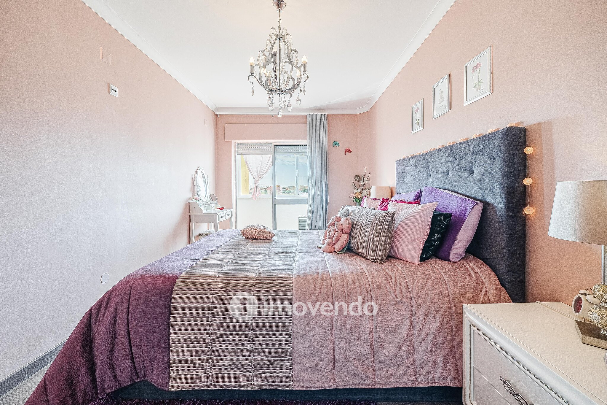 Apartamento T3, com áreas amplas, em Setúbal