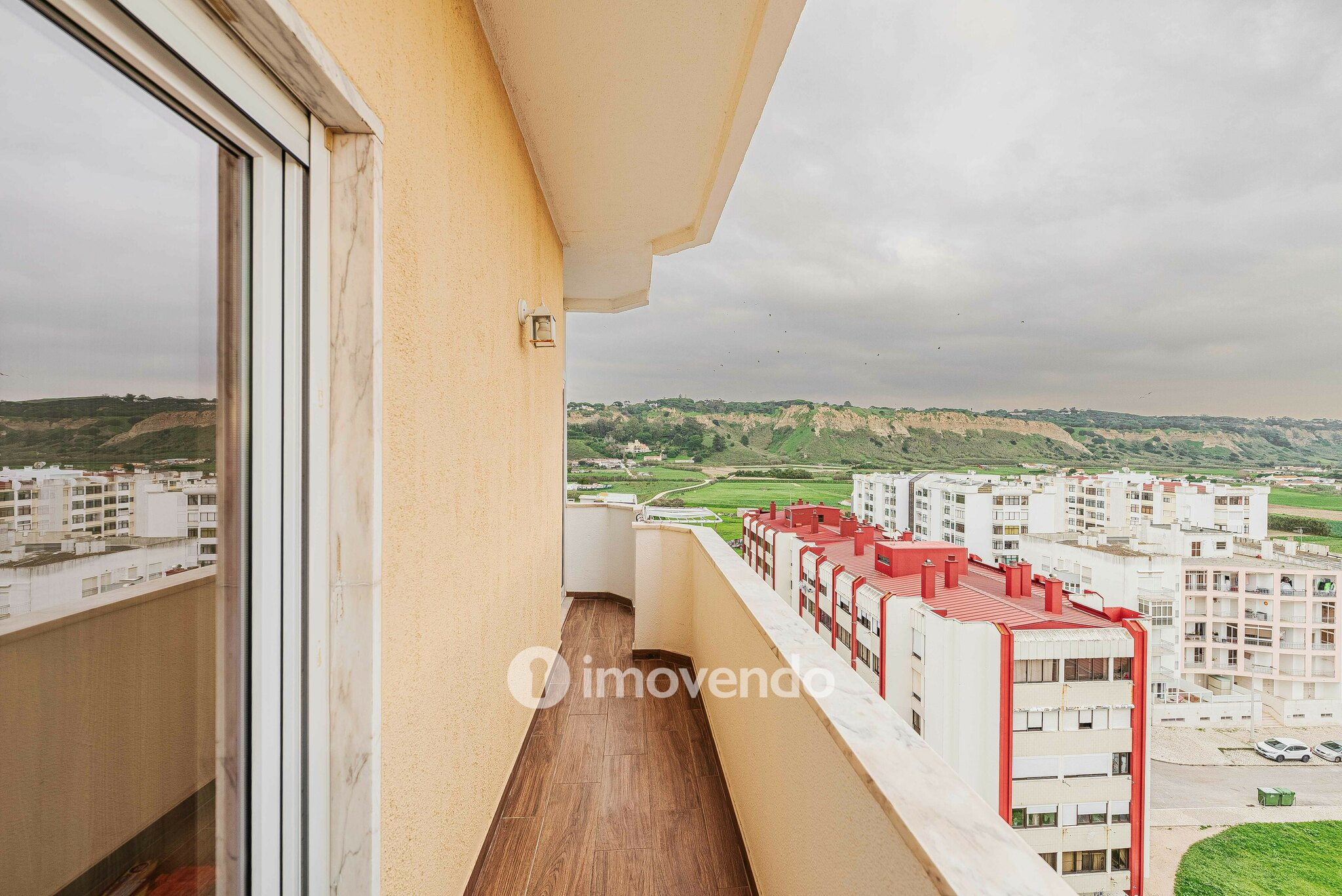 Apartamento T1 mobilado, com vista mar, na Costa da Caparica