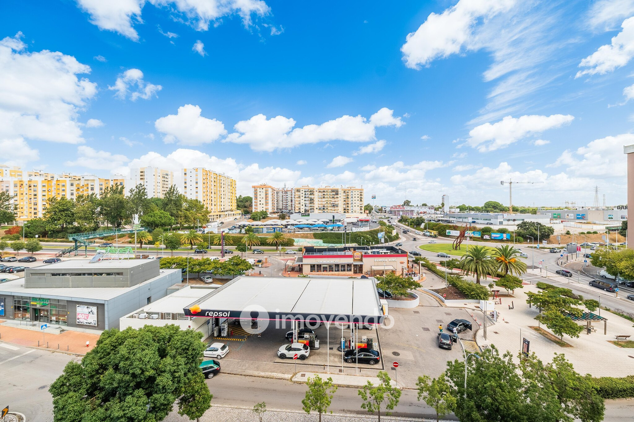 Apartamento T3, com áreas amplas, em Setúbal