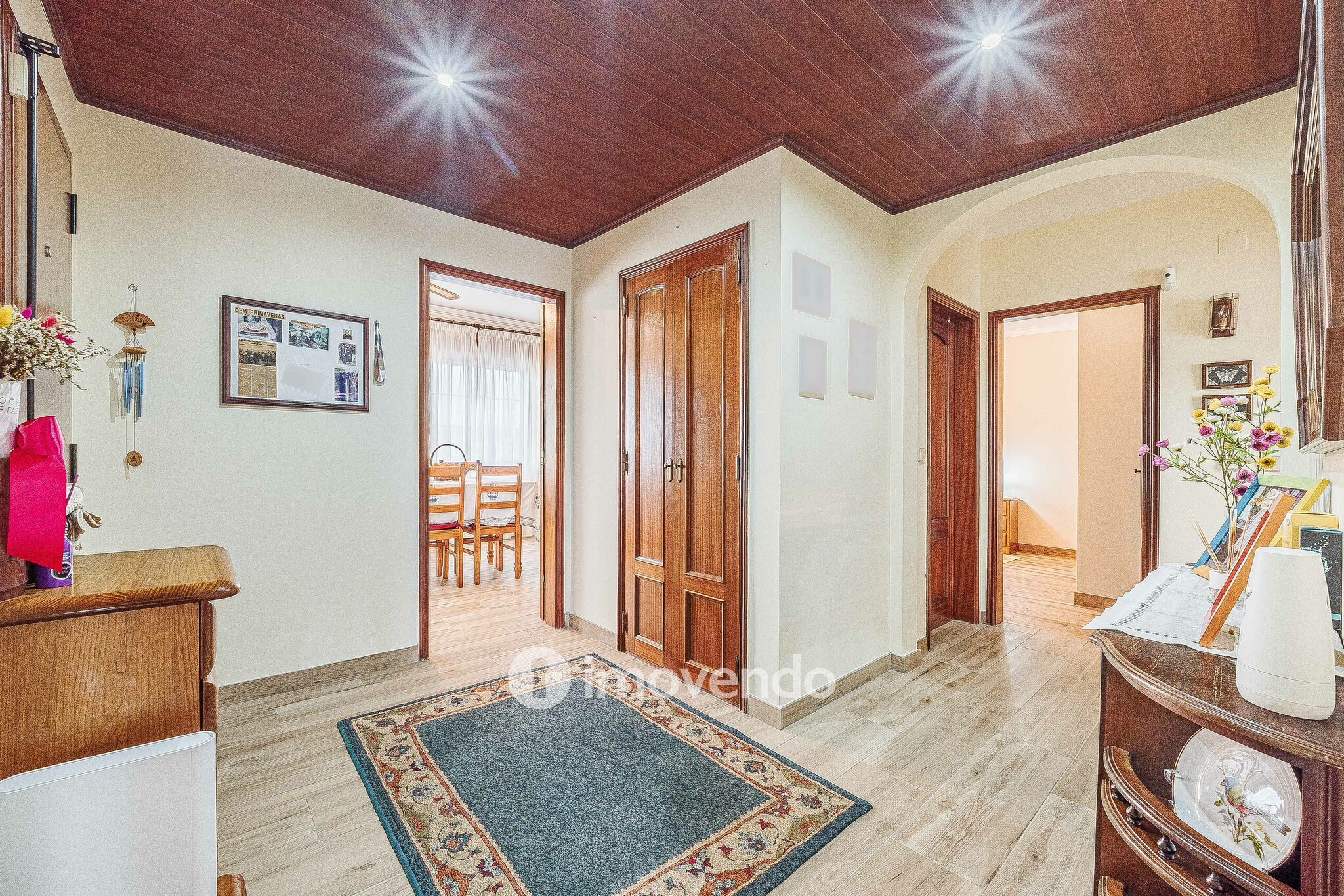 Apartamento T2 com áreas amplas e arrecadação, em Almeirim