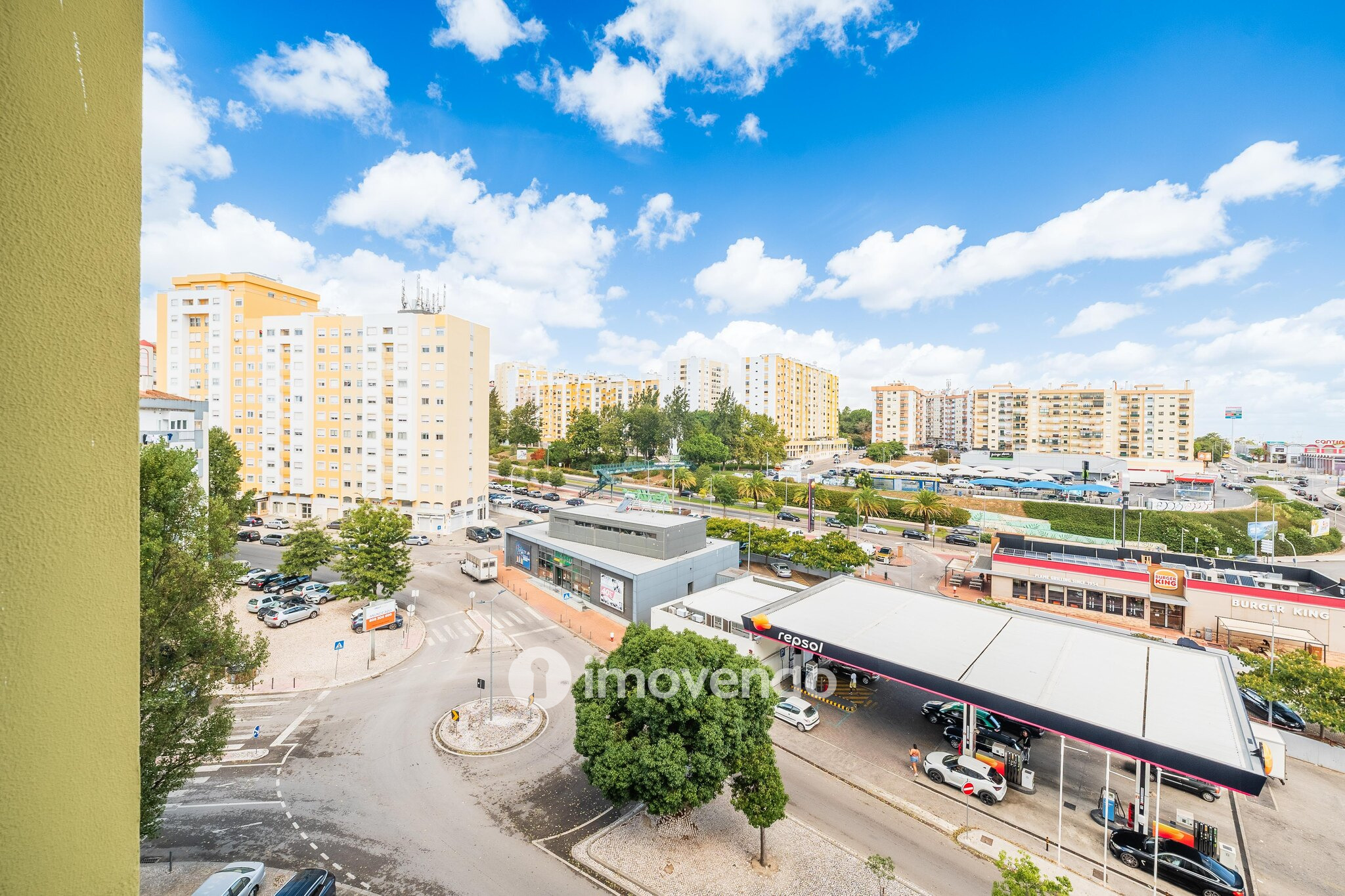 Apartamento T3, com áreas amplas, em Setúbal