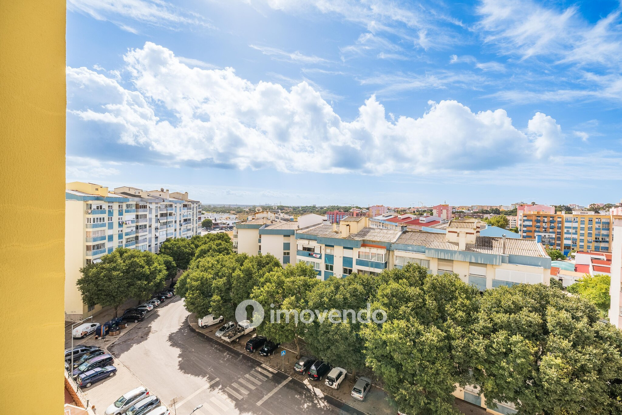 Apartamento T3, com áreas amplas, em Setúbal