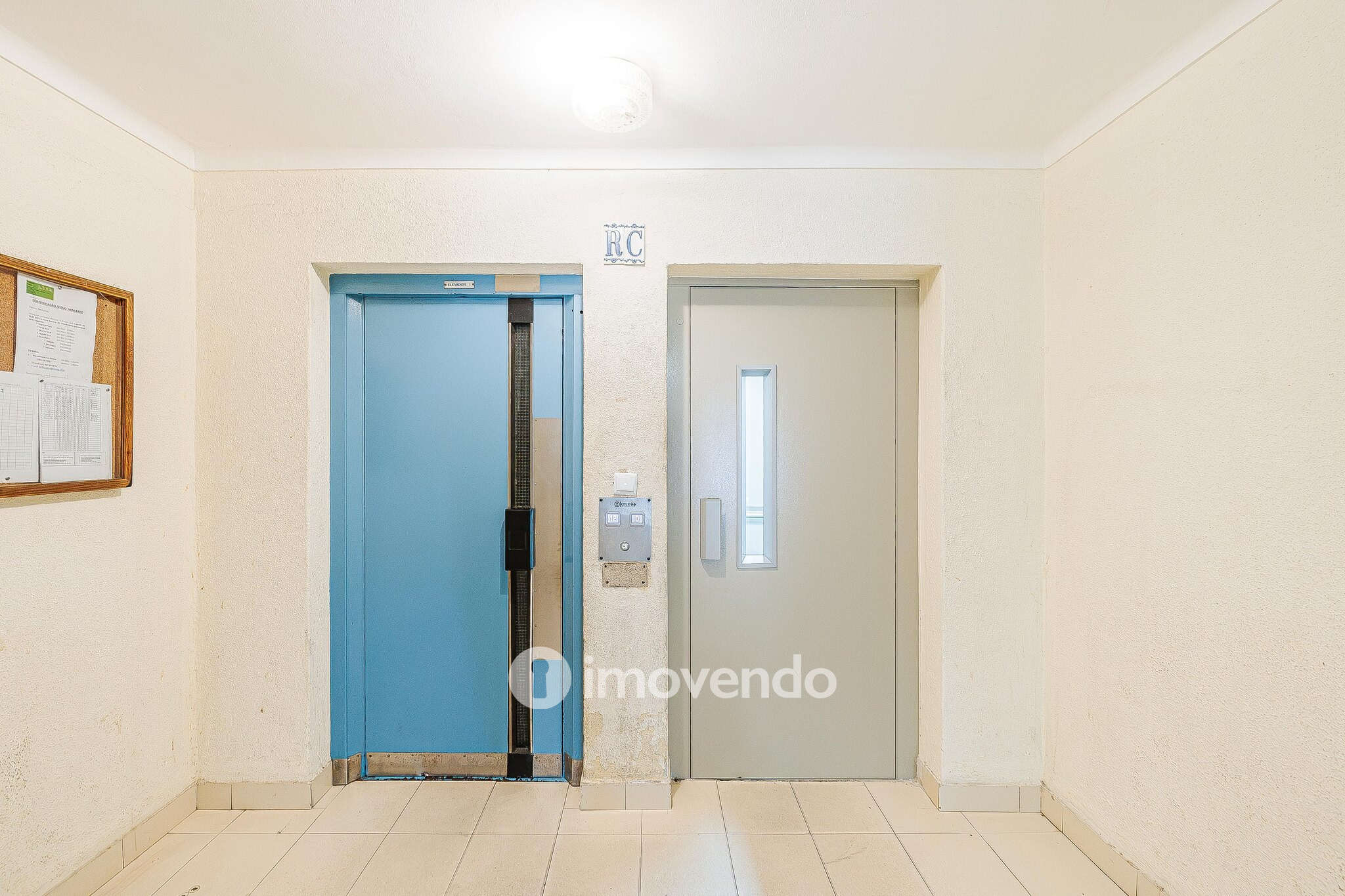 Apartamento T3, com áreas amplas, em Setúbal
