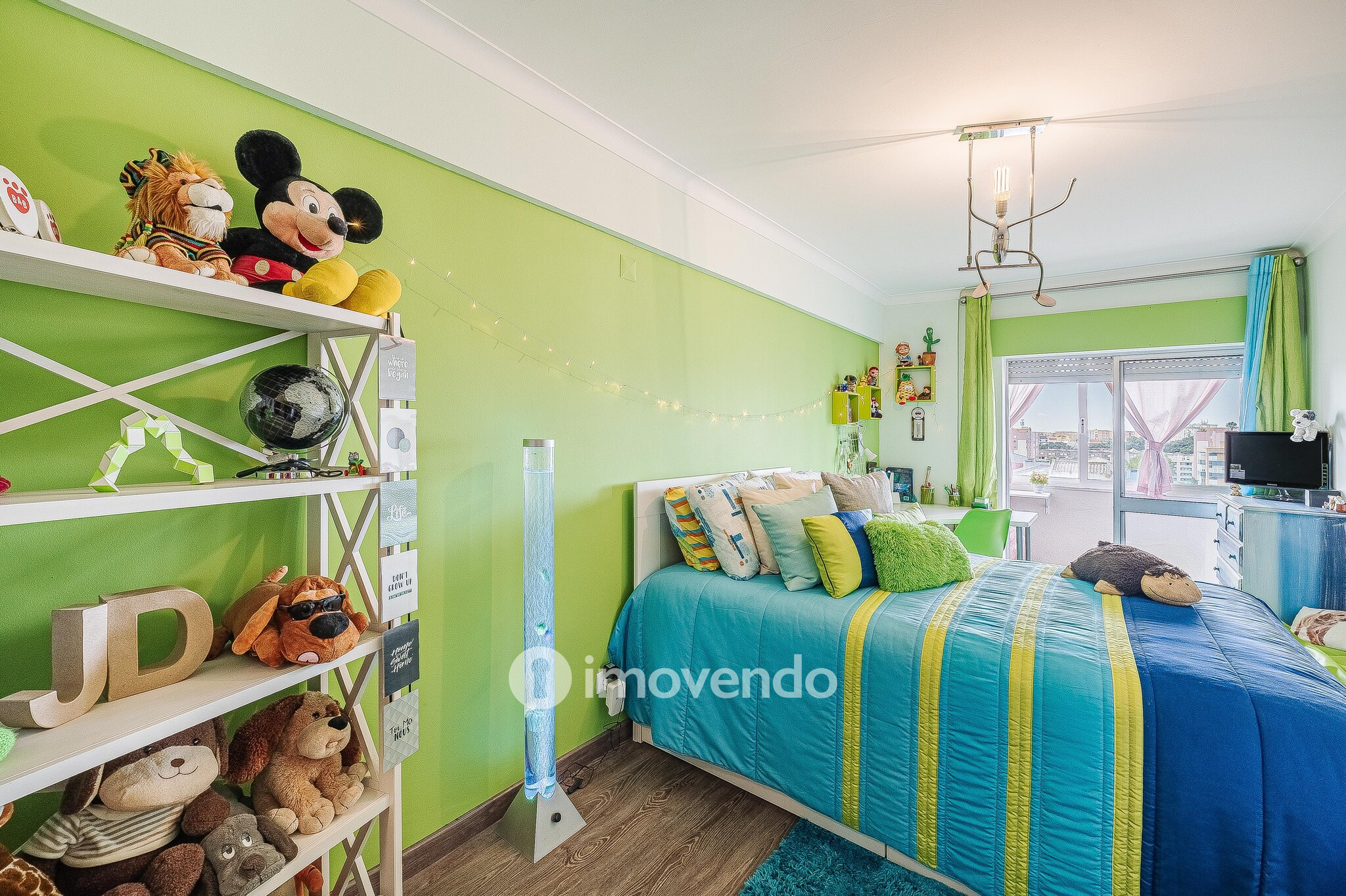 Apartamento T3, com áreas amplas, em Setúbal