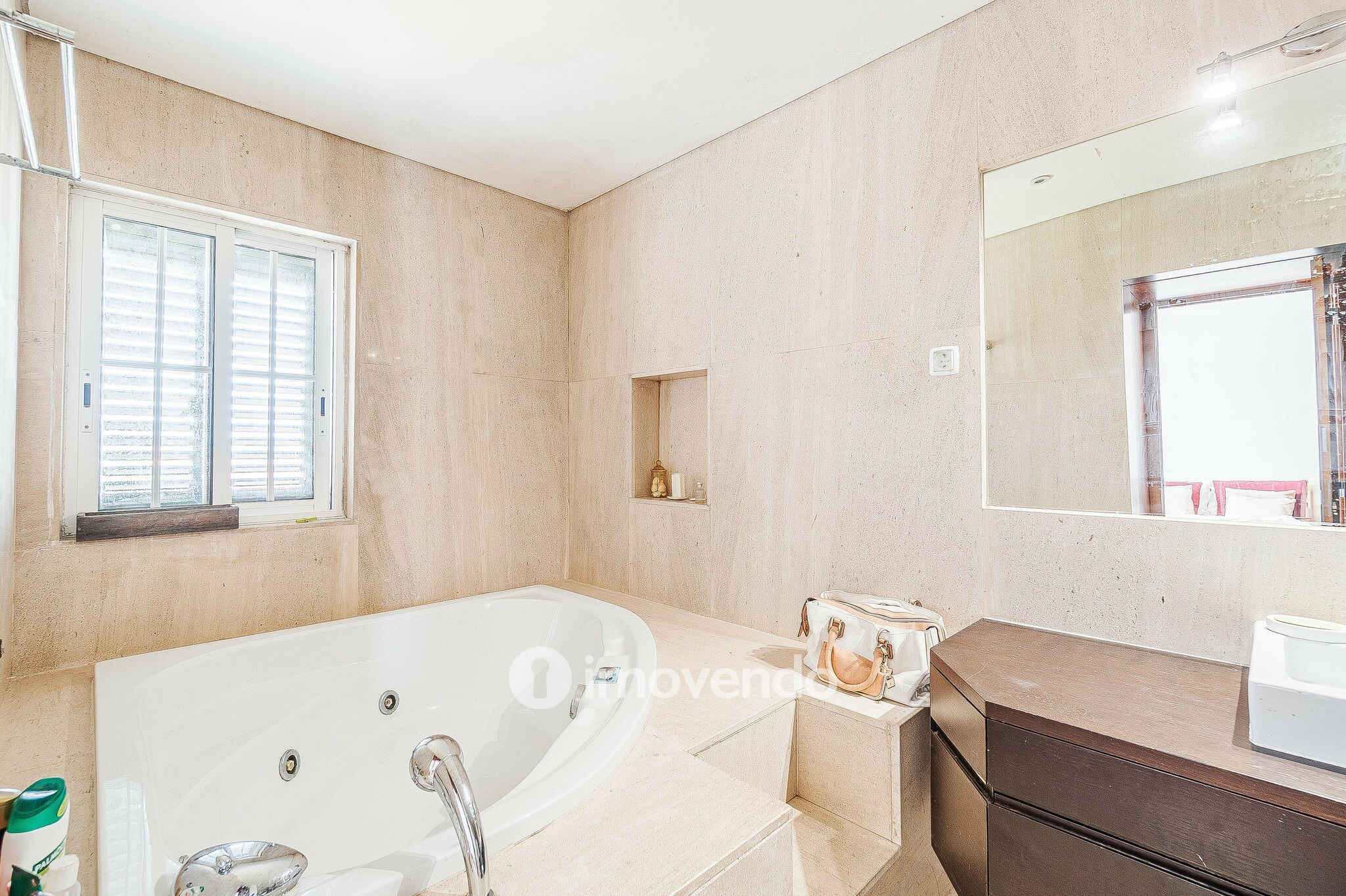 Moradia T3 isolada, em terreno de 1.262m², em Bicesse, Alcabideche