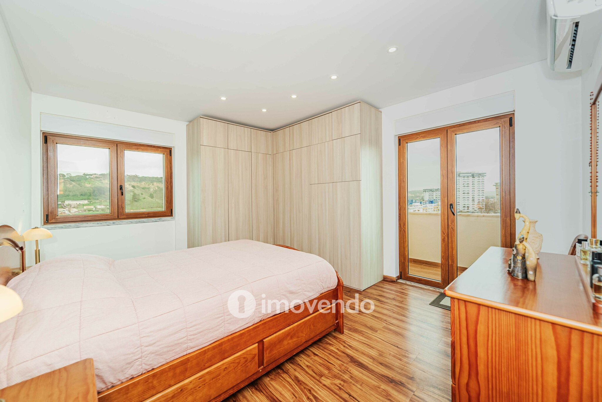 Apartamento T1 mobilado, com vista mar, na Costa da Caparica