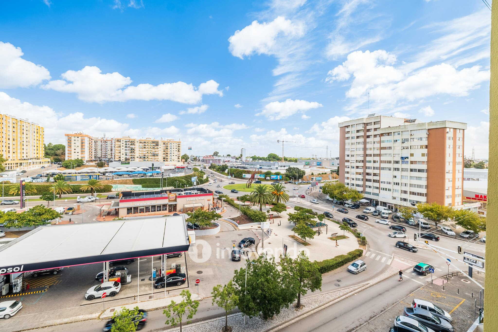 Apartamento T3, com áreas amplas, em Setúbal