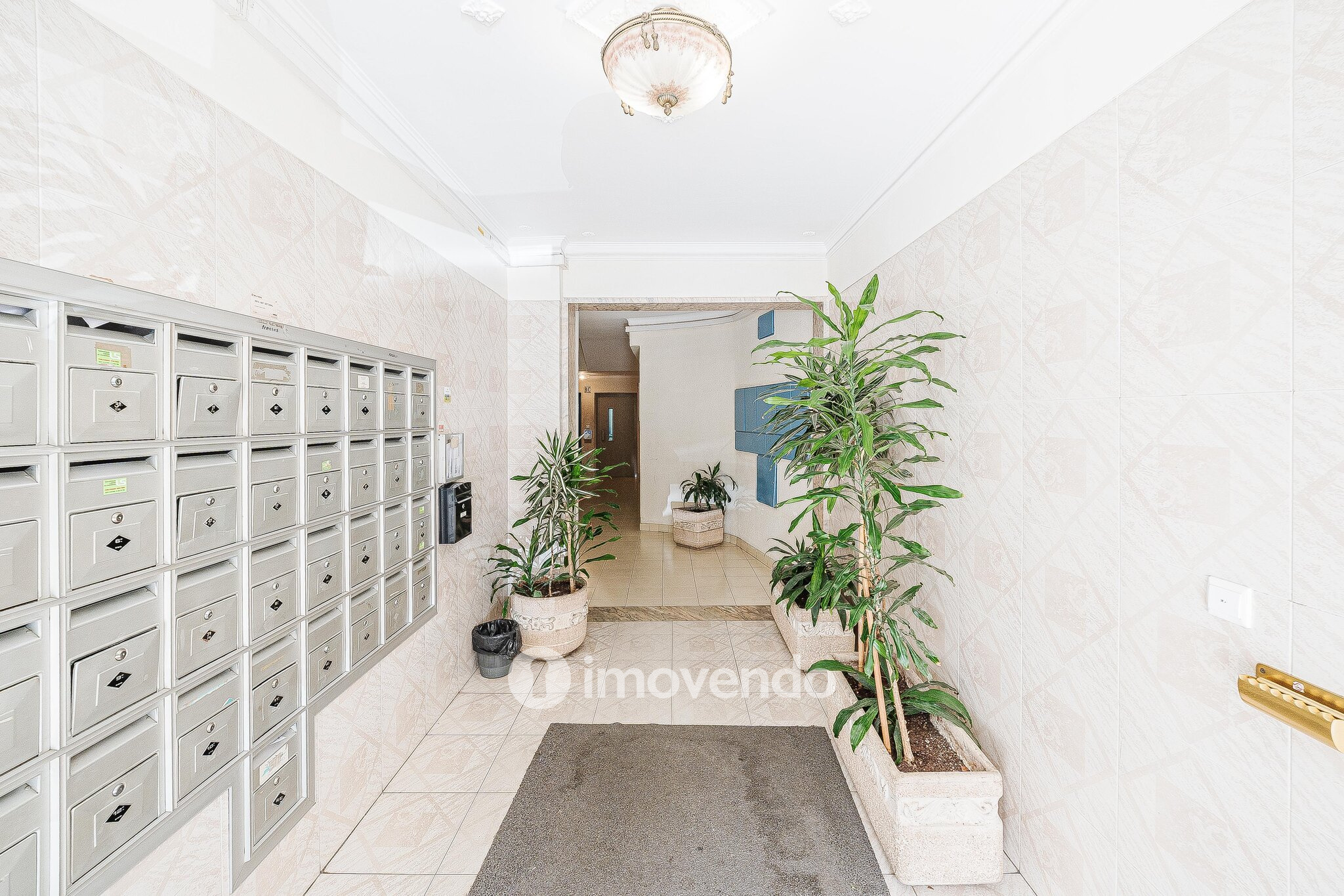 Apartamento T3, com áreas amplas, em Setúbal