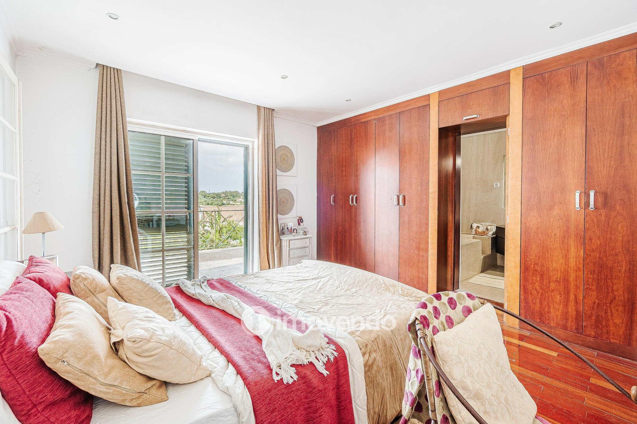 Moradia T3 isolada, em terreno de 1.262m², em Bicesse, Alcabideche