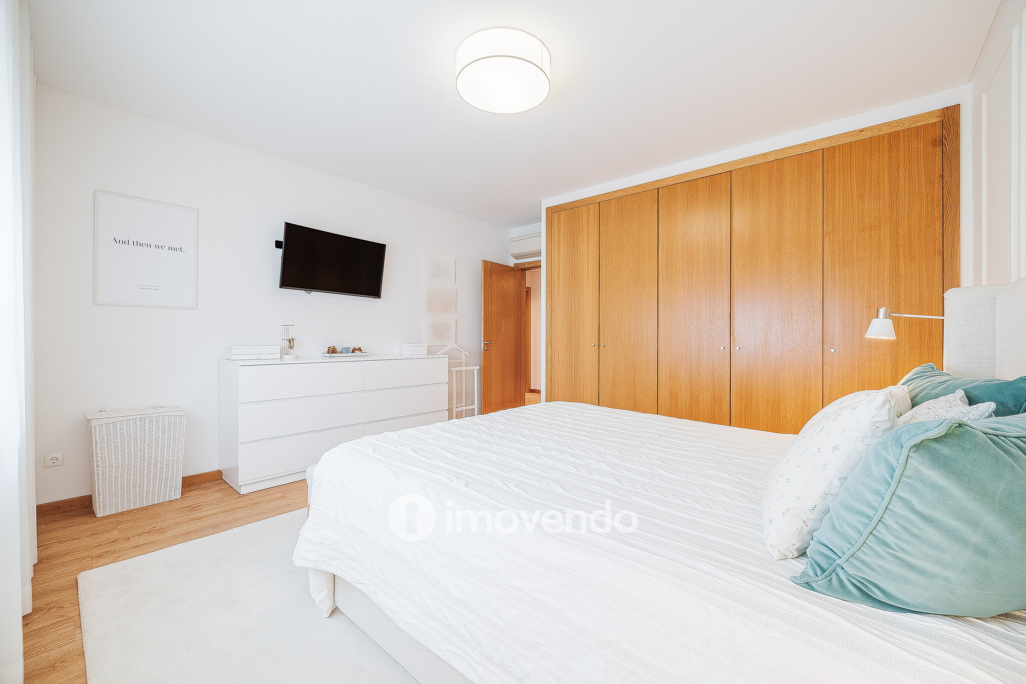 Apartamento T2 moderno, com garagem, em Carnaxide
