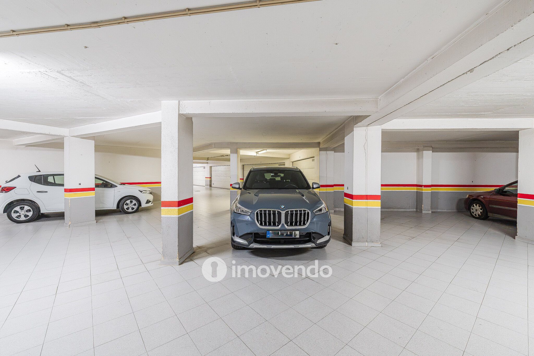 Apartamento T2 moderno, com garagem, em Carnaxide