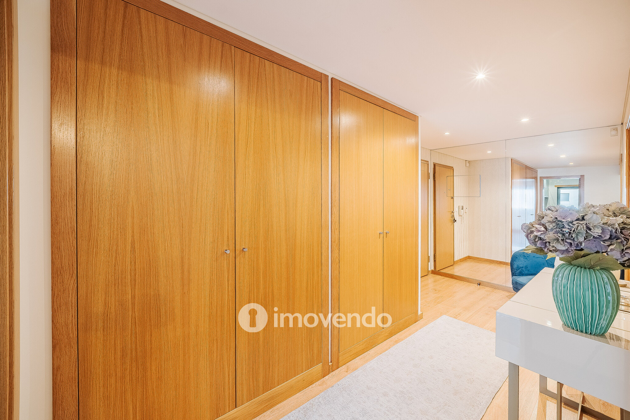 Apartamento T2 moderno, com garagem, em Carnaxide