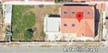 Moradia T4 com garagem e próxima da praia, na Charneca da Caparica