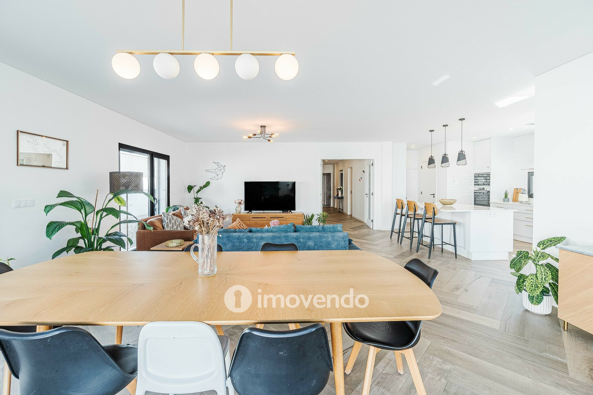 Moradia T4 exclusiva, com piscina e próximo da praia, em Peniche