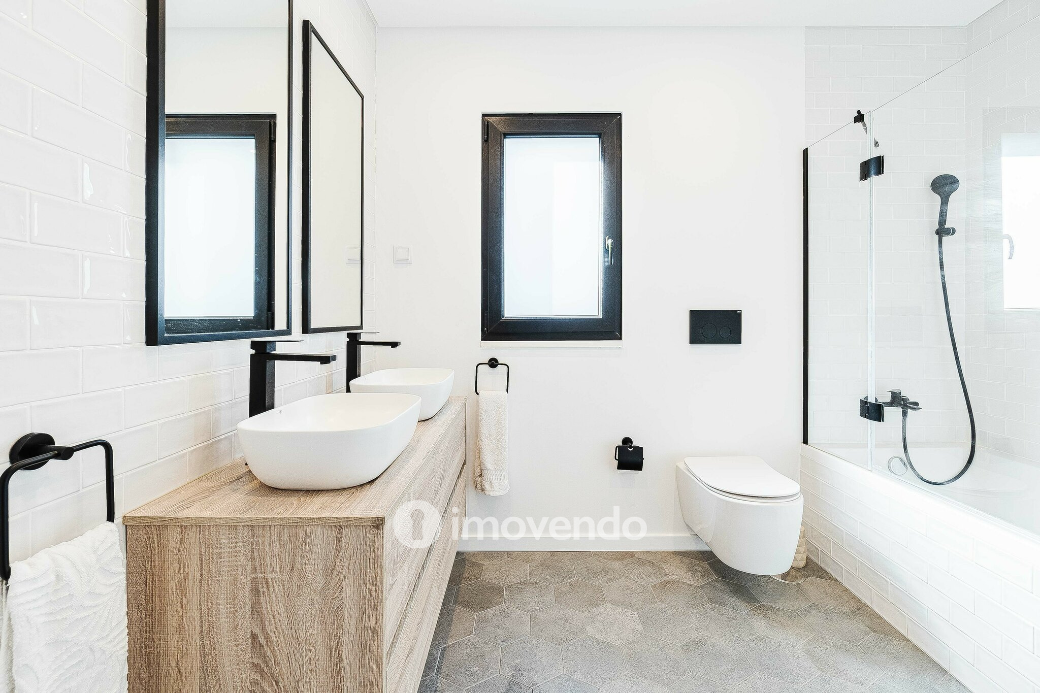 Moradia T4 exclusiva, com piscina e próximo da praia, em Peniche