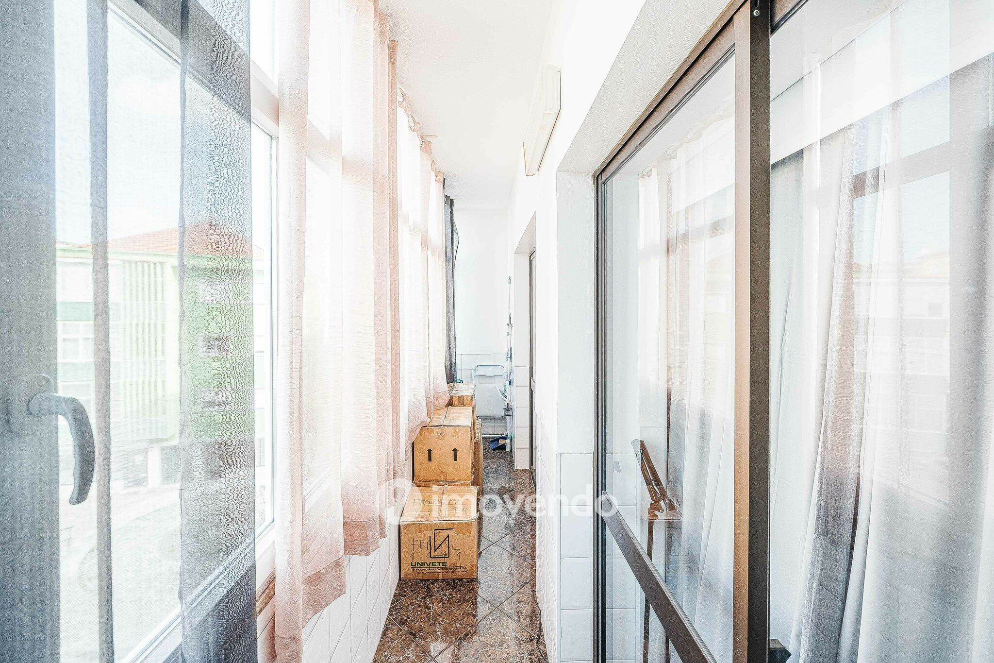 Apartamento T3 mobilado e com cozinha equipada, em Cacilhas