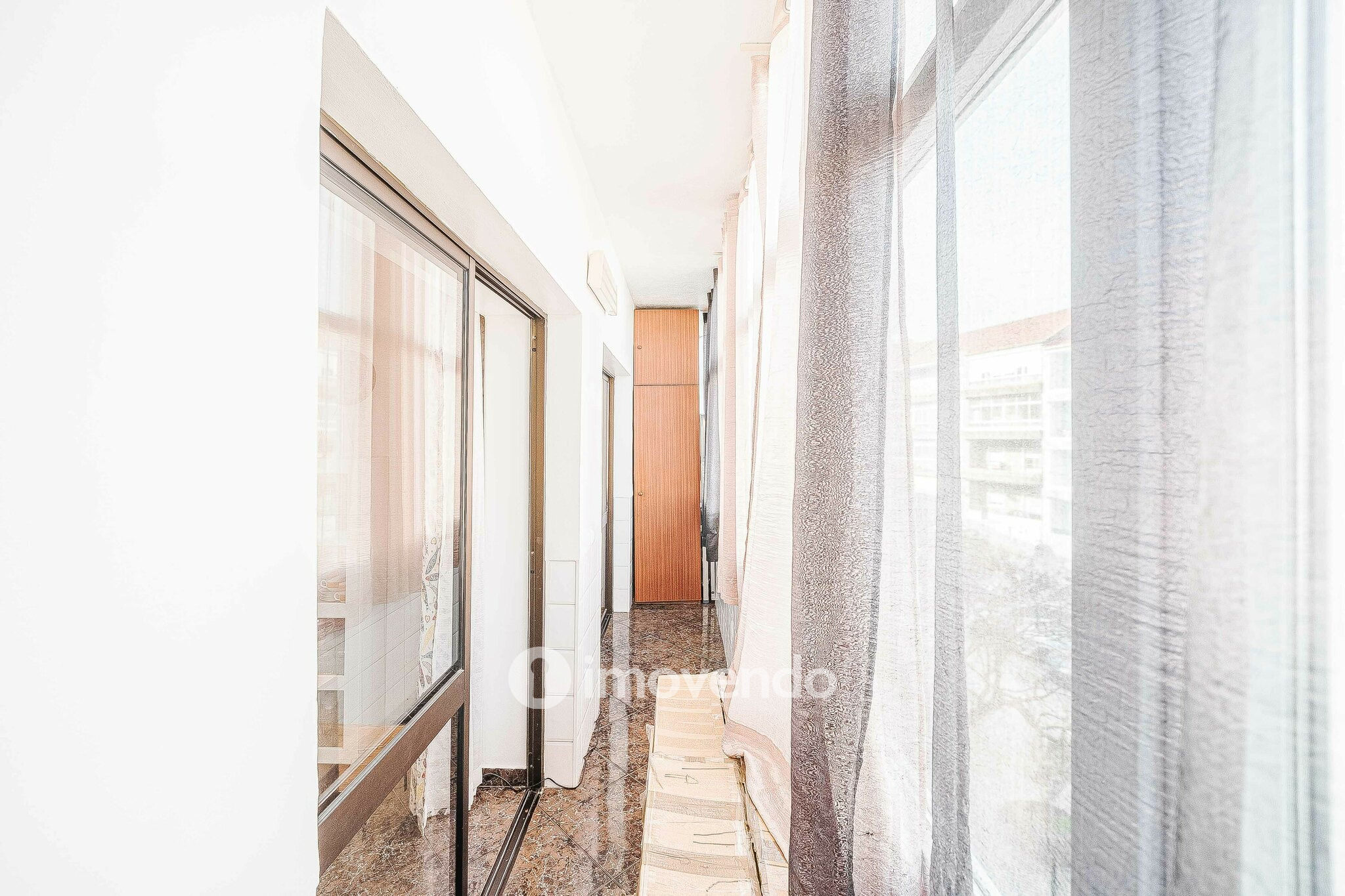 Apartamento T3 mobilado e com cozinha equipada, em Cacilhas