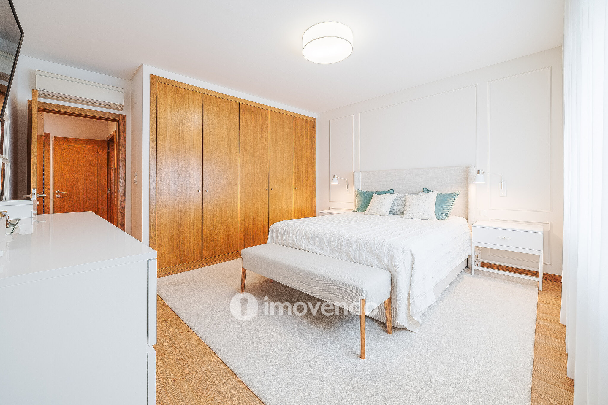 Apartamento T2 moderno, com garagem, em Carnaxide