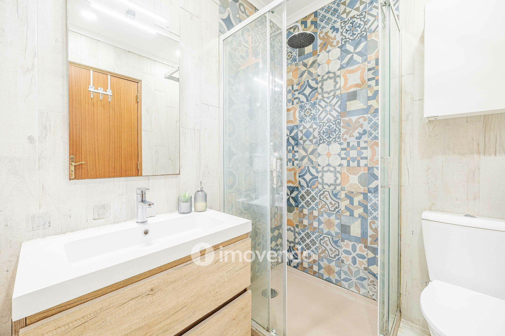 Apartamento T3 mobilado e com cozinha equipada, em Cacilhas