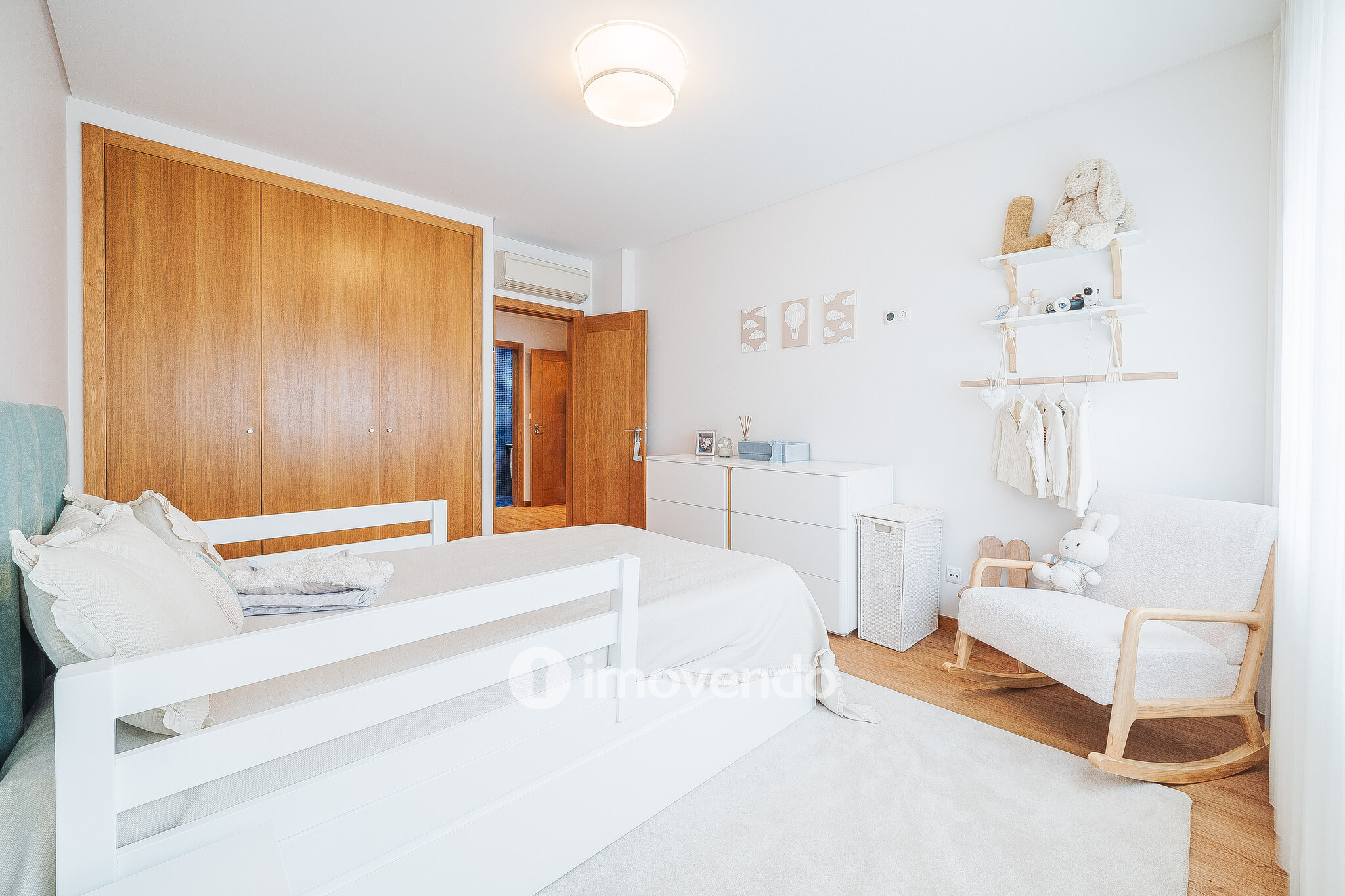 Apartamento T2 moderno, com garagem, em Carnaxide