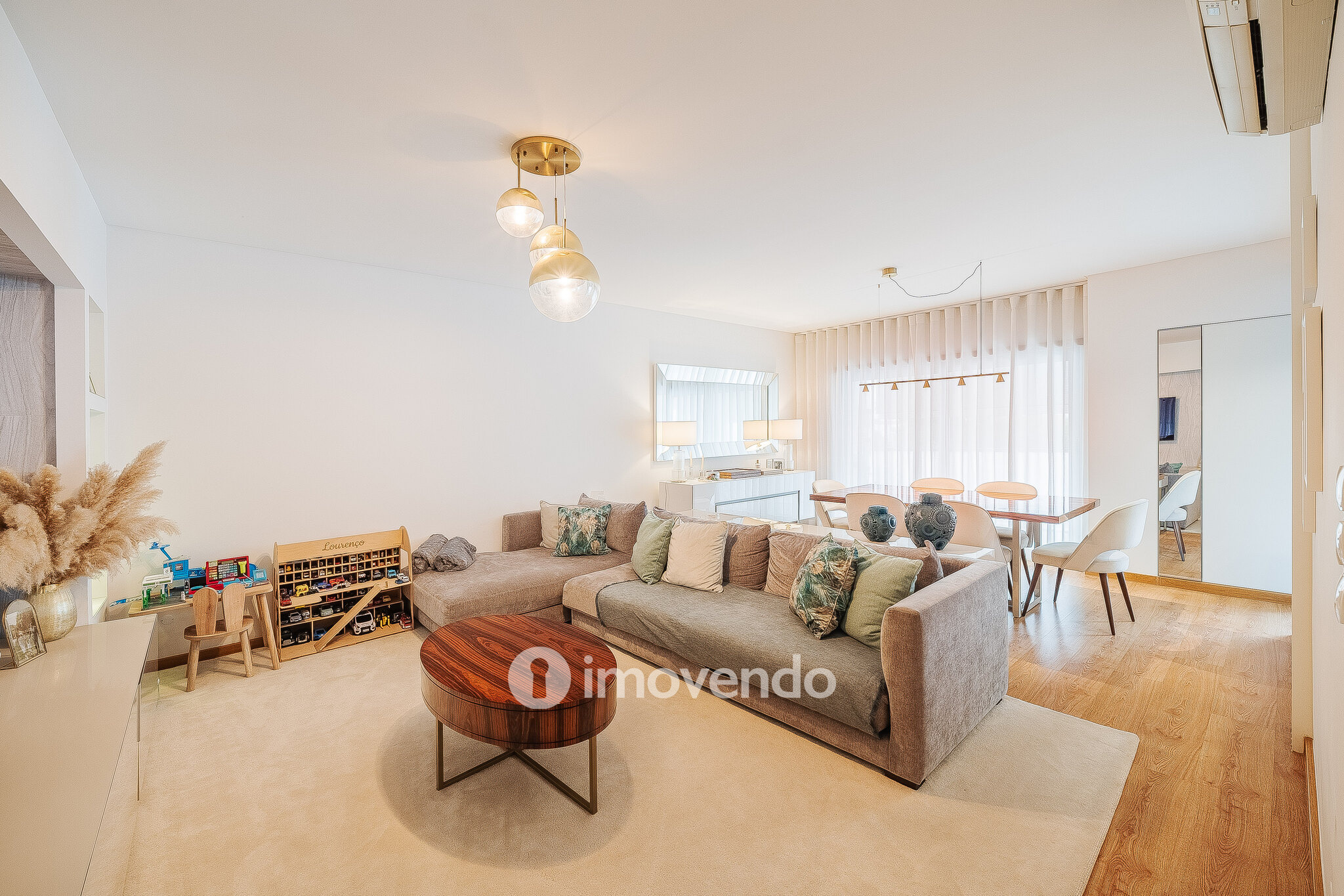 Apartamento T2 moderno, com garagem, em Carnaxide