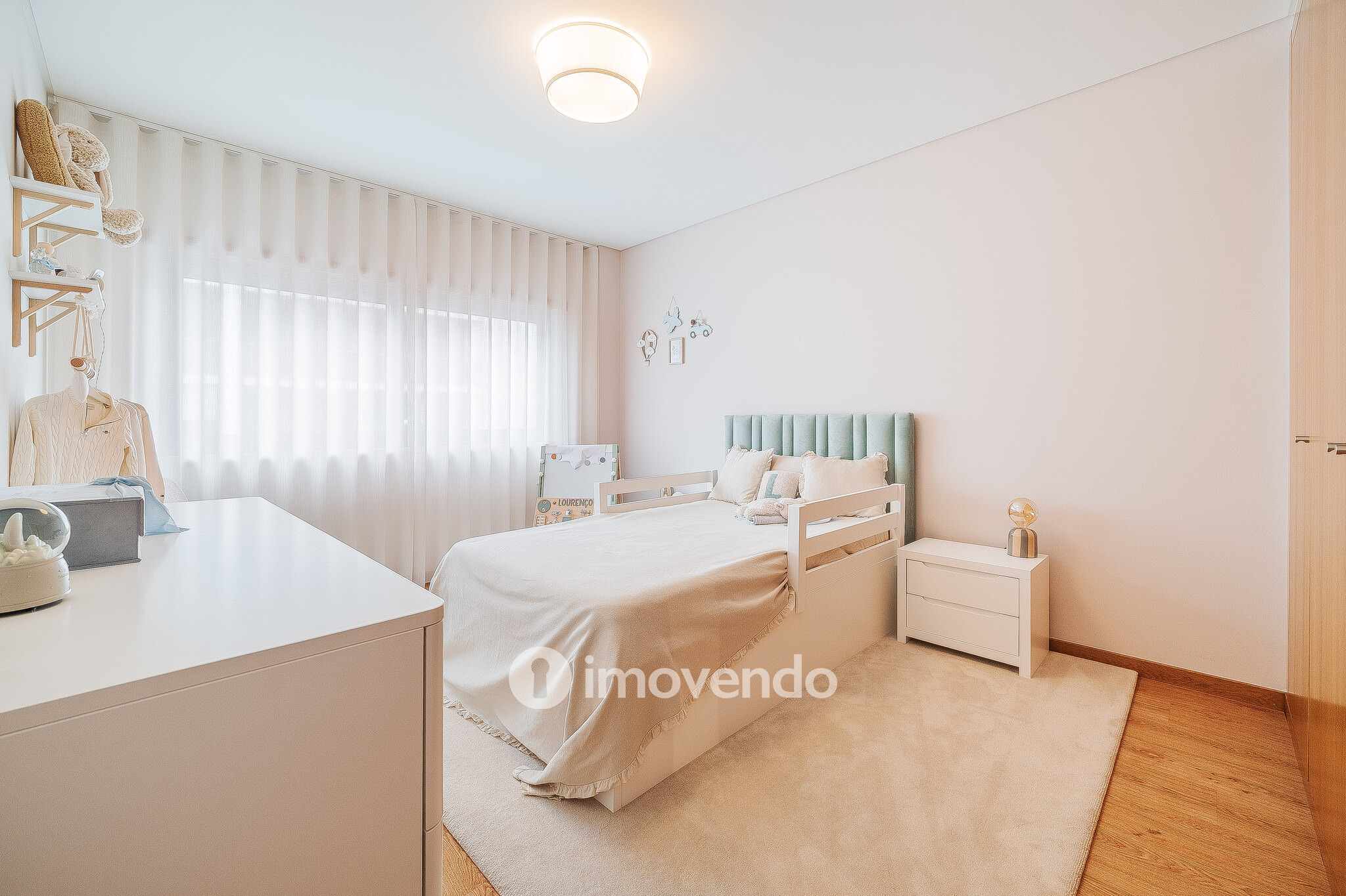Apartamento T2 moderno, com garagem, em Carnaxide