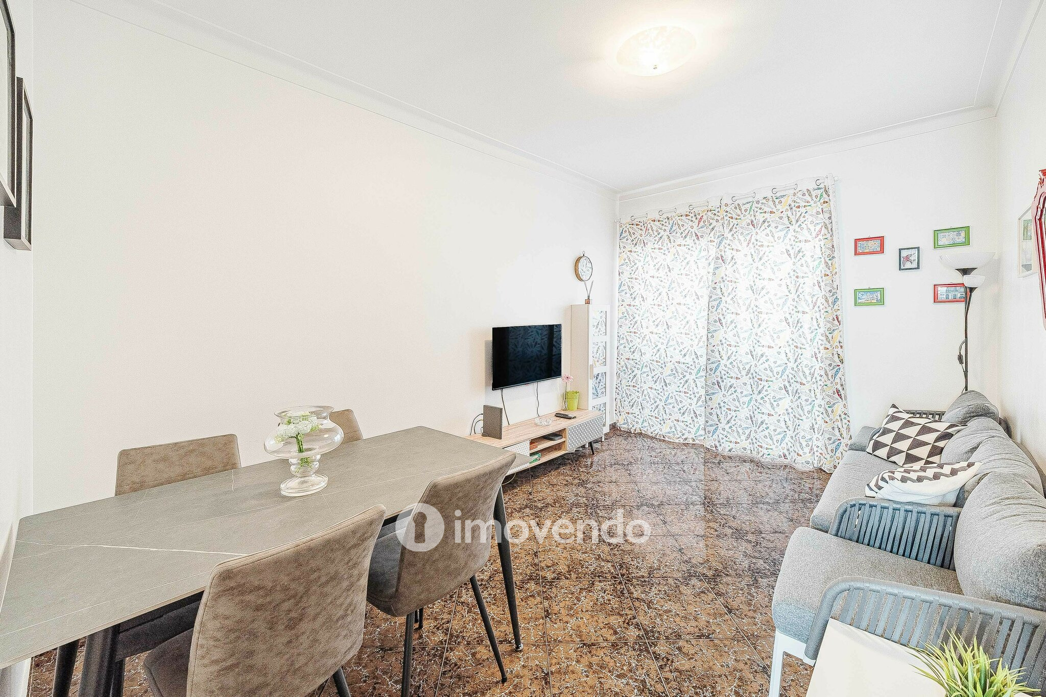 Apartamento T3 mobilado e com cozinha equipada, em Cacilhas