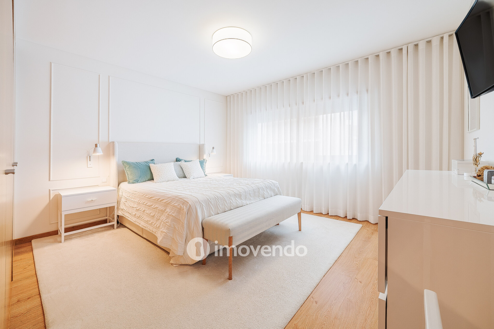 Apartamento T2 moderno, com garagem, em Carnaxide