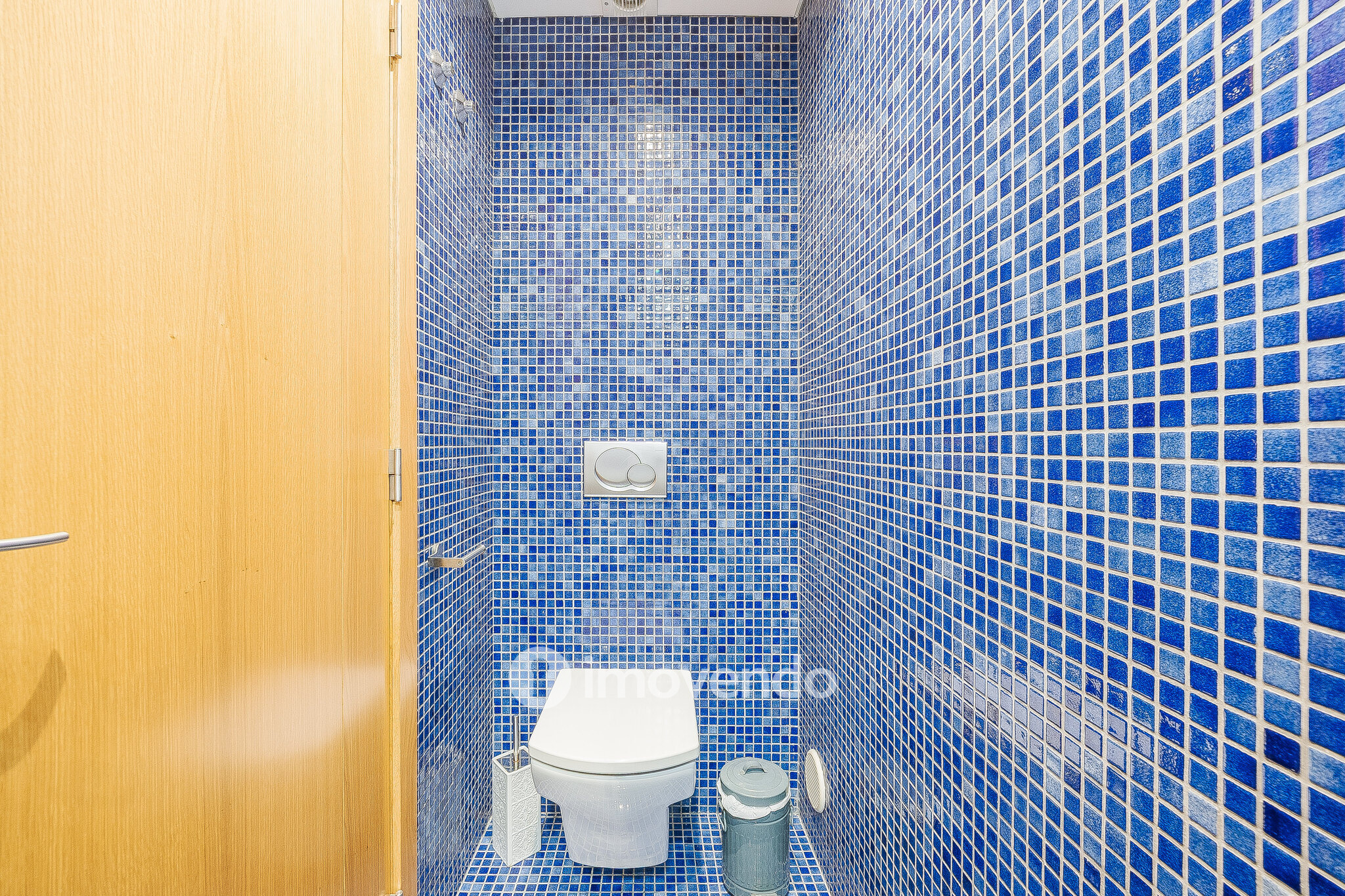 Apartamento T2 moderno, com garagem, em Carnaxide