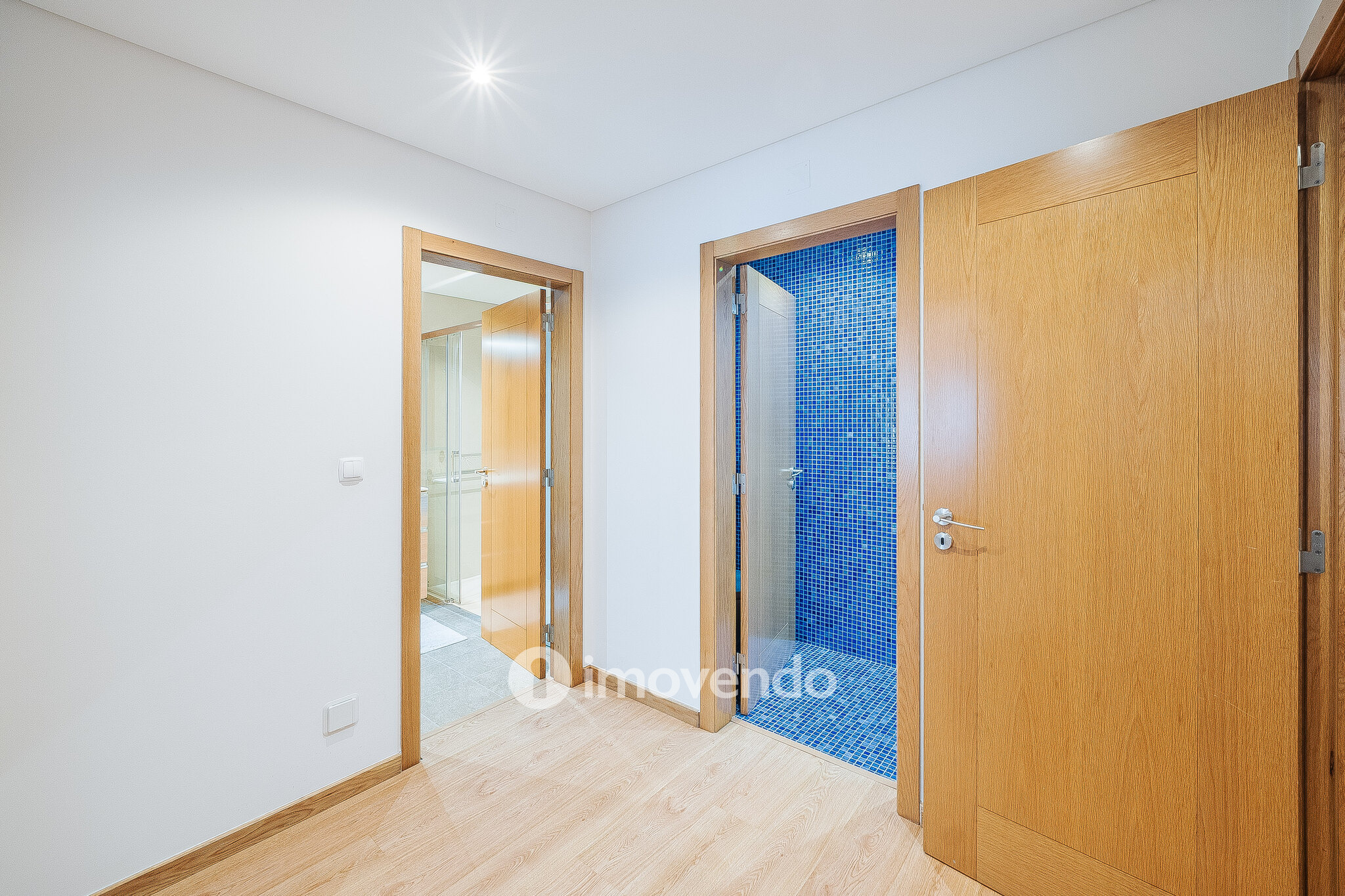 Apartamento T2 moderno, com garagem, em Carnaxide