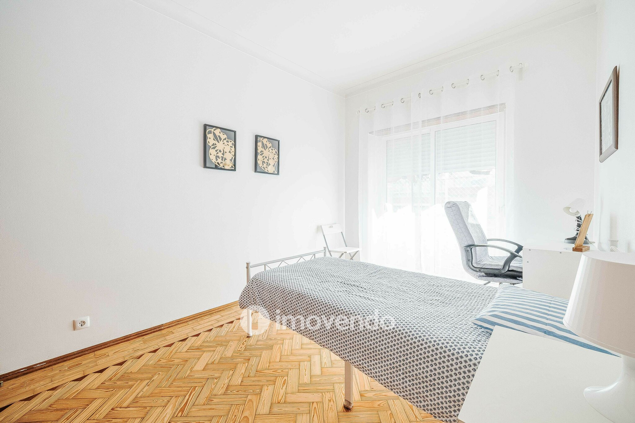 Apartamento T3 mobilado e com cozinha equipada, em Cacilhas