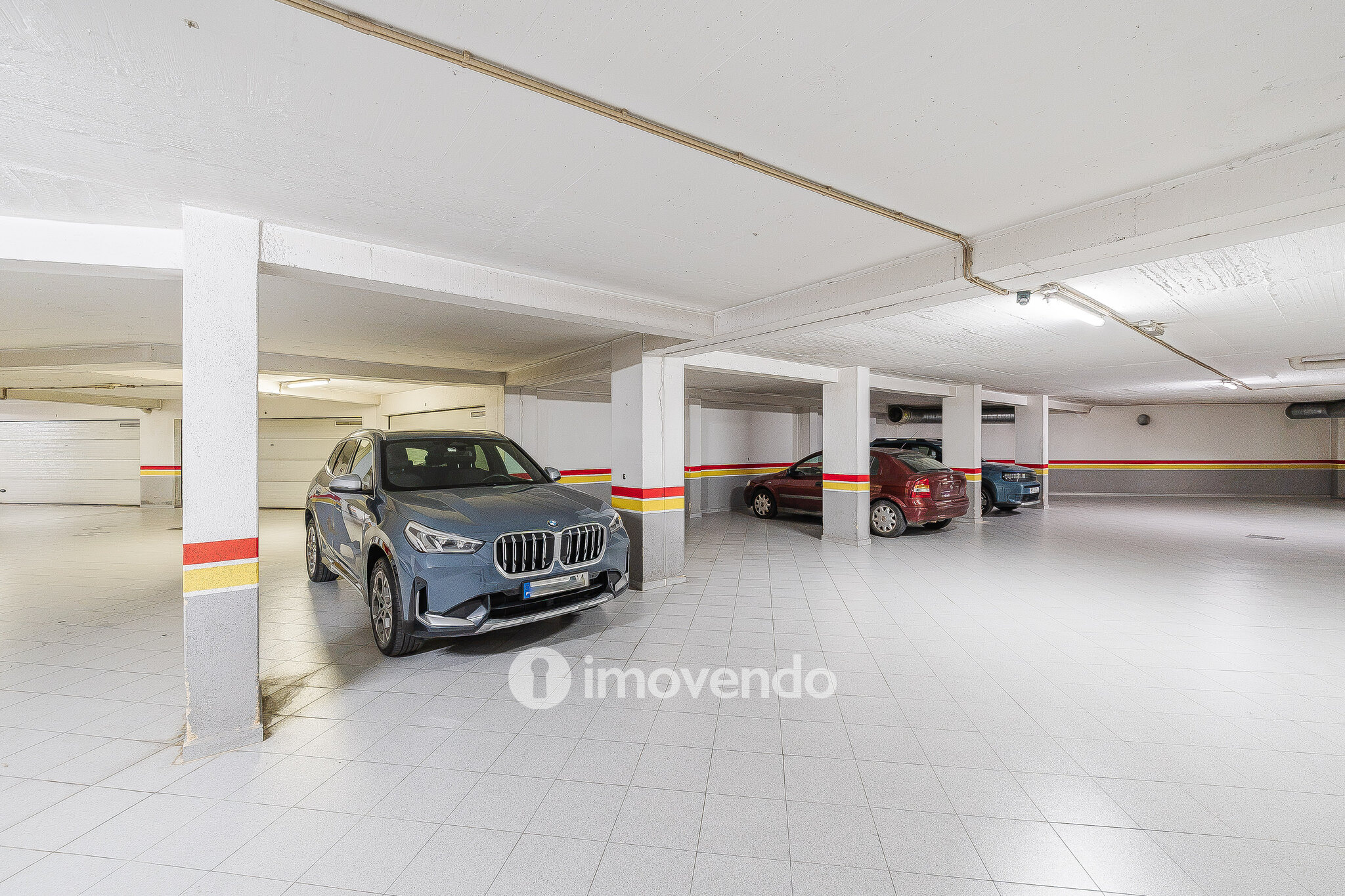 Apartamento T2 moderno, com garagem, em Carnaxide