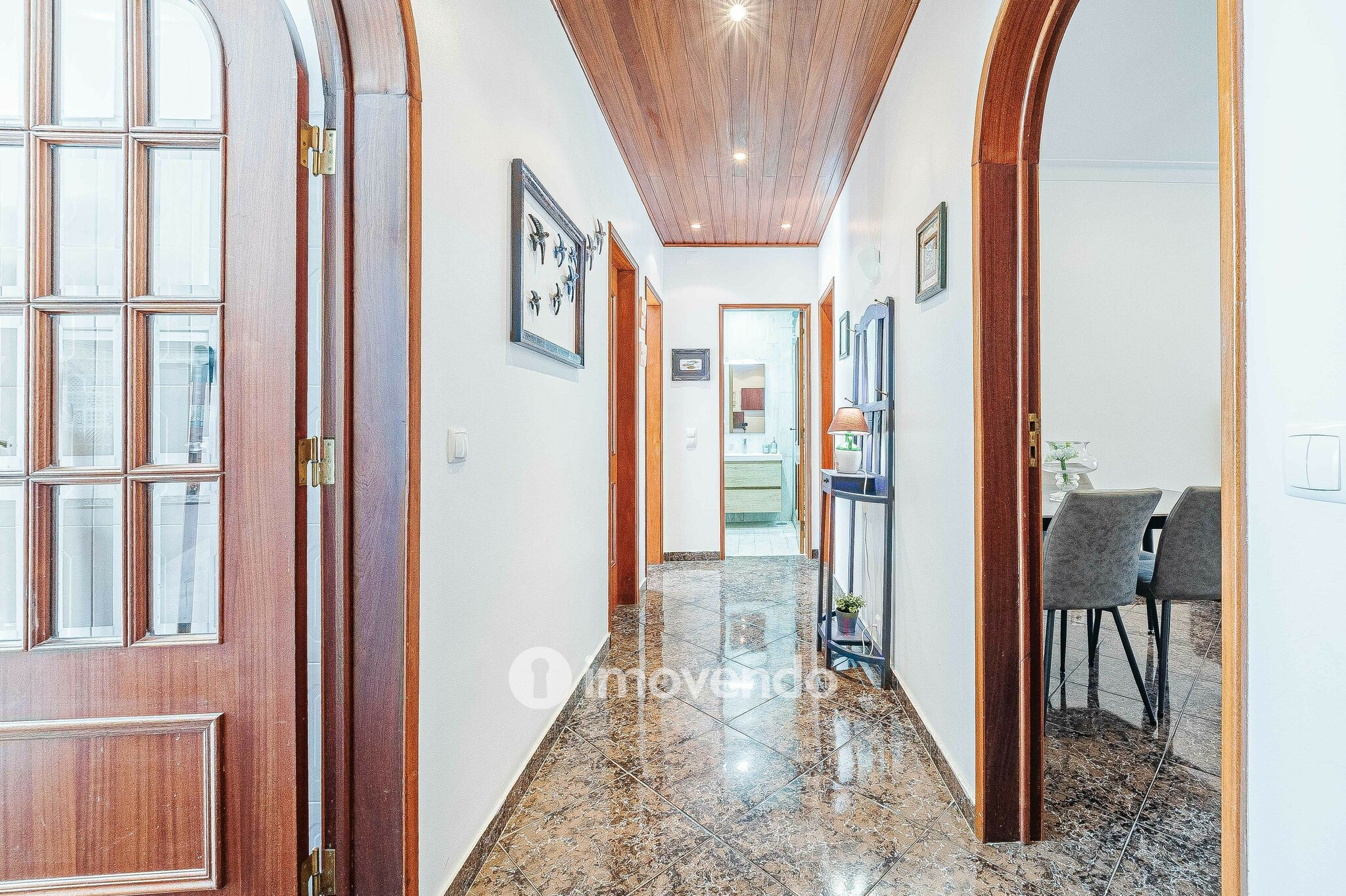 Apartamento T3 mobilado e com cozinha equipada, em Cacilhas