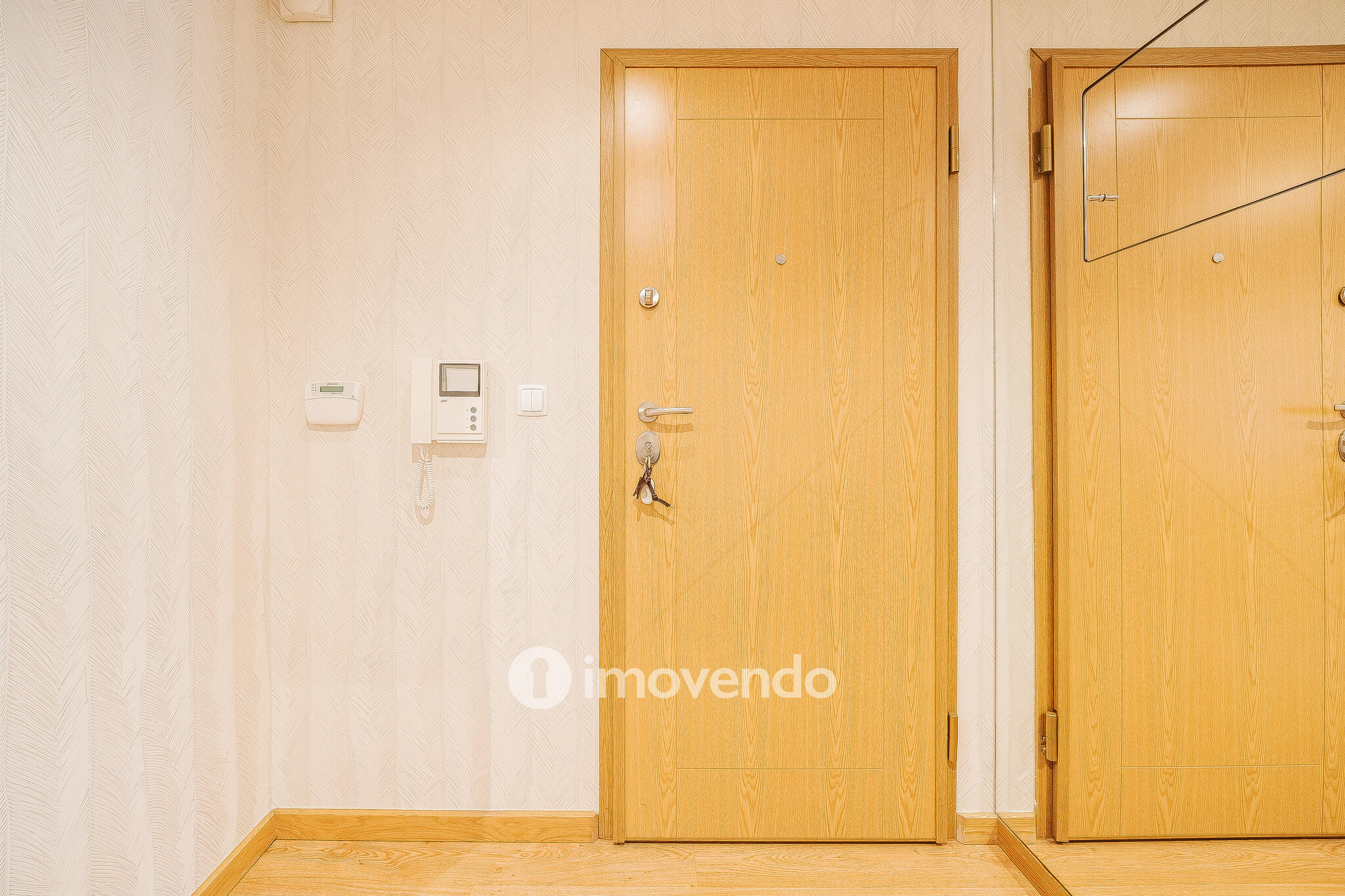 Apartamento T2 moderno, com garagem, em Carnaxide