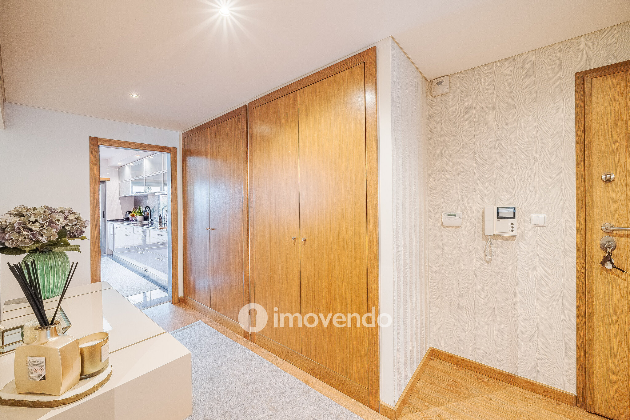 Apartamento T2 moderno, com garagem, em Carnaxide