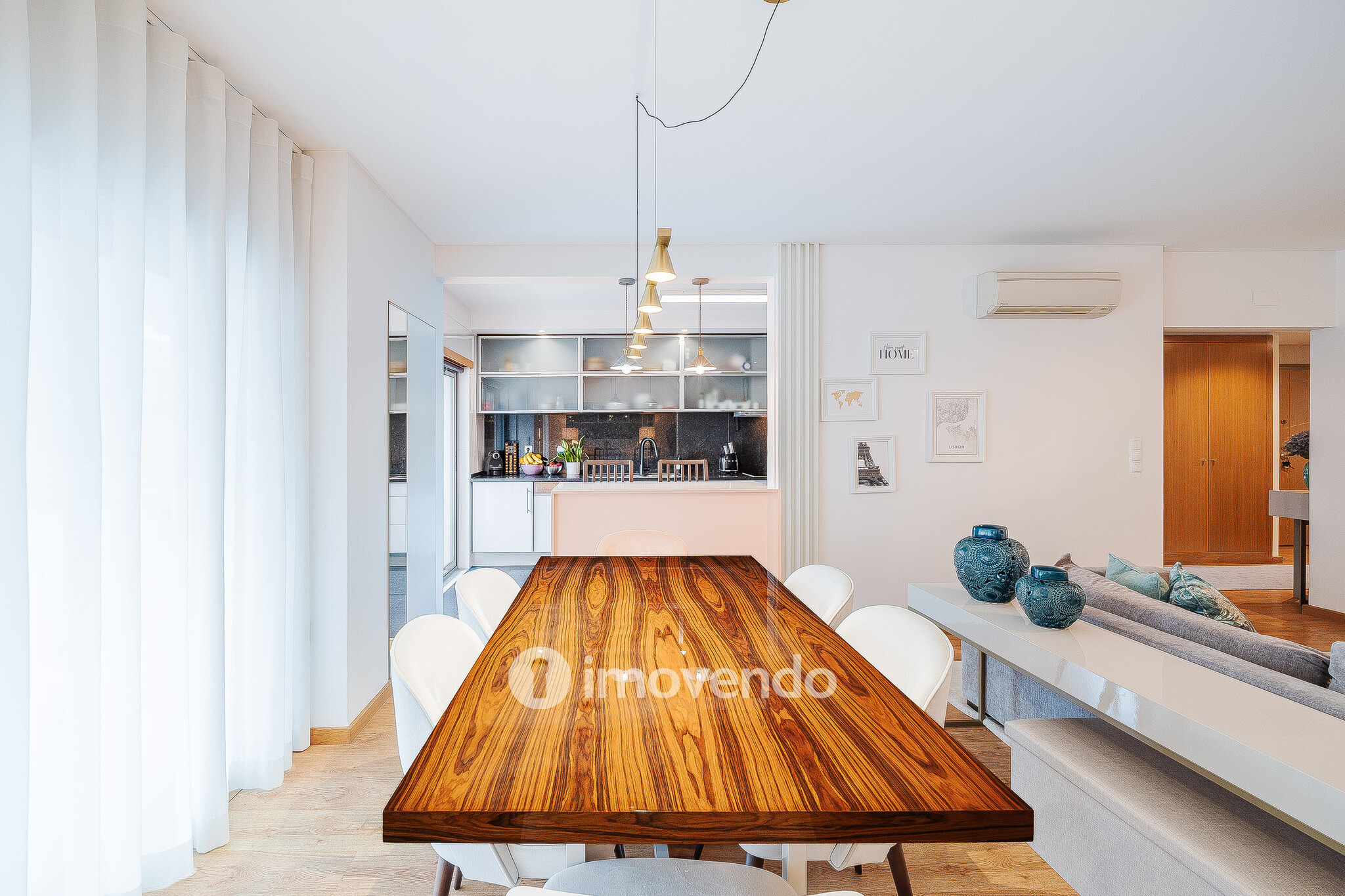 Apartamento T2 moderno, com garagem, em Carnaxide
