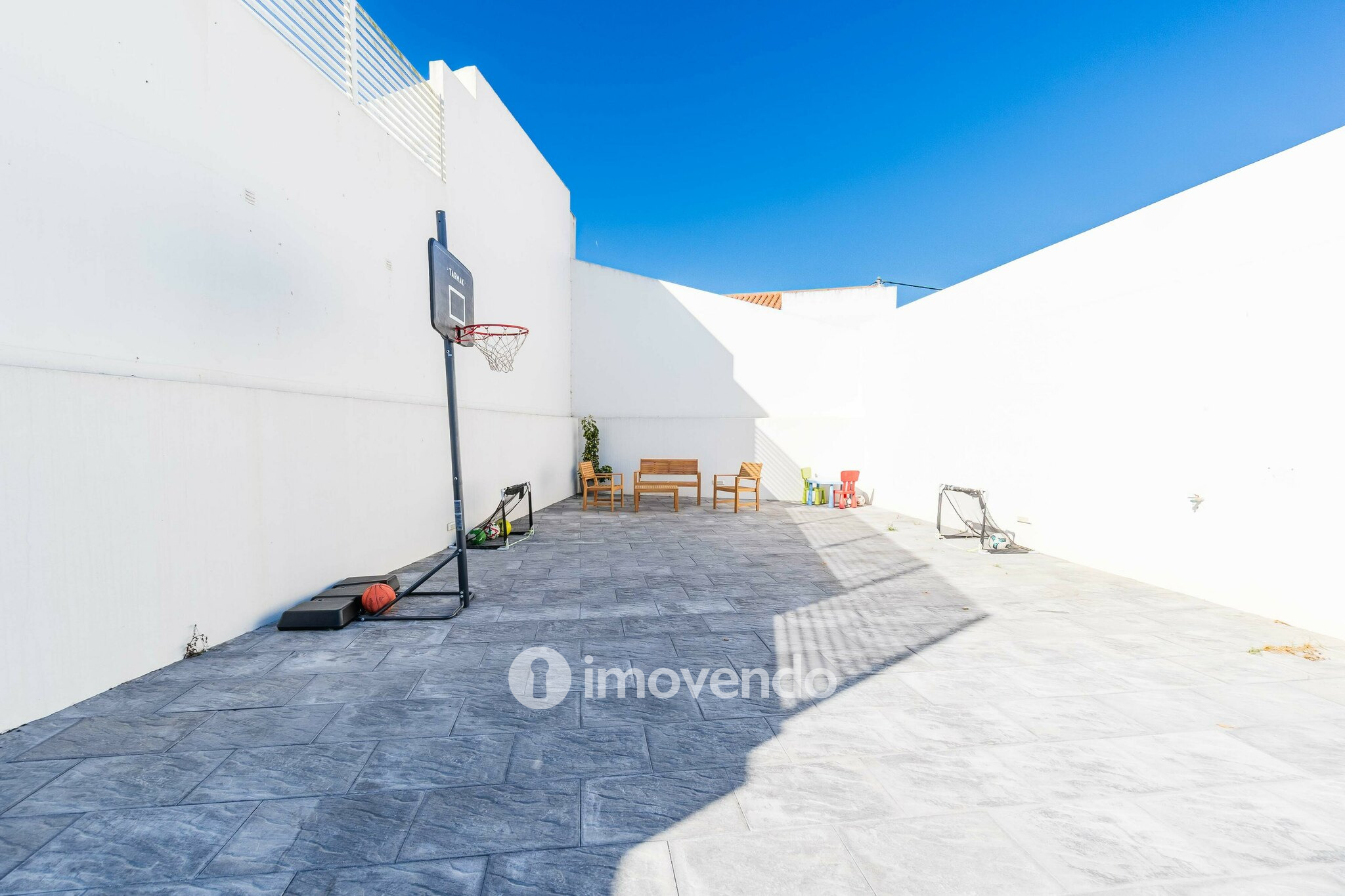 Moradia T4 exclusiva, com piscina e próximo da praia, em Peniche