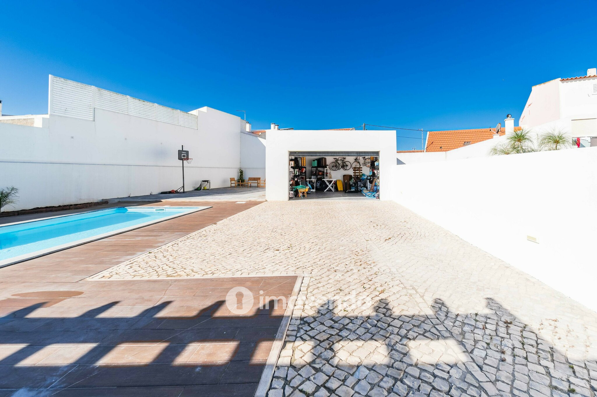 Moradia T4 exclusiva, com piscina e próximo da praia, em Peniche