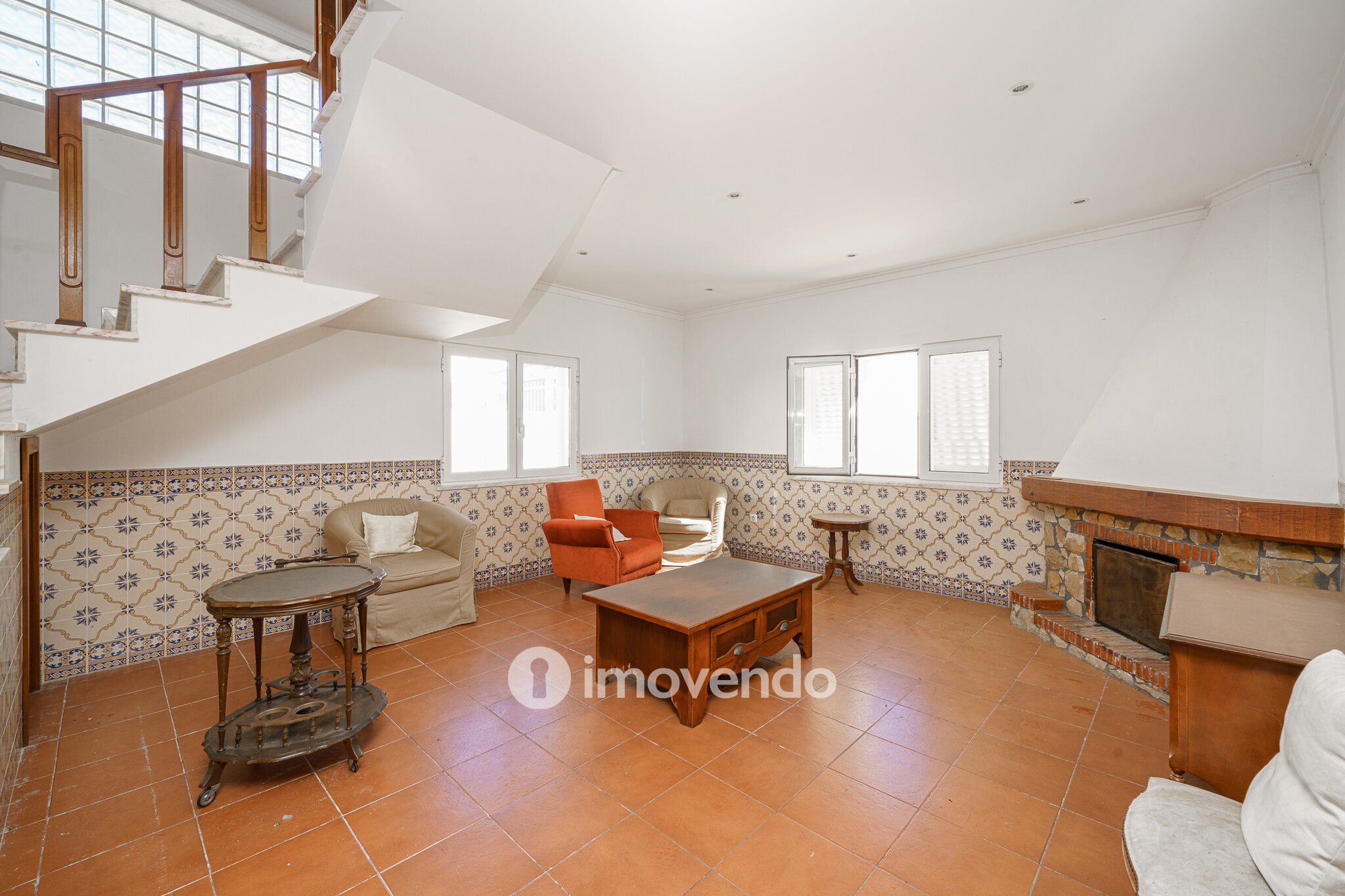 Moradia T4 com garagem e próxima da praia, na Charneca da Caparica