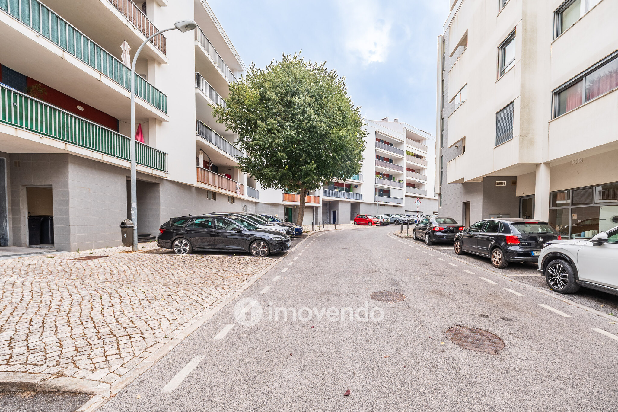 Apartamento T2 moderno, com garagem, em Carnaxide