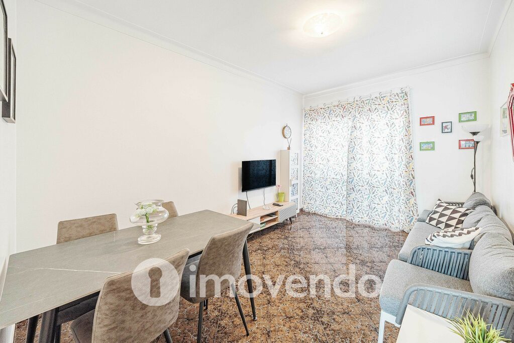 Apartamento T3 em Almada, Almada com 74 m<sup>2</sup> por 300.000