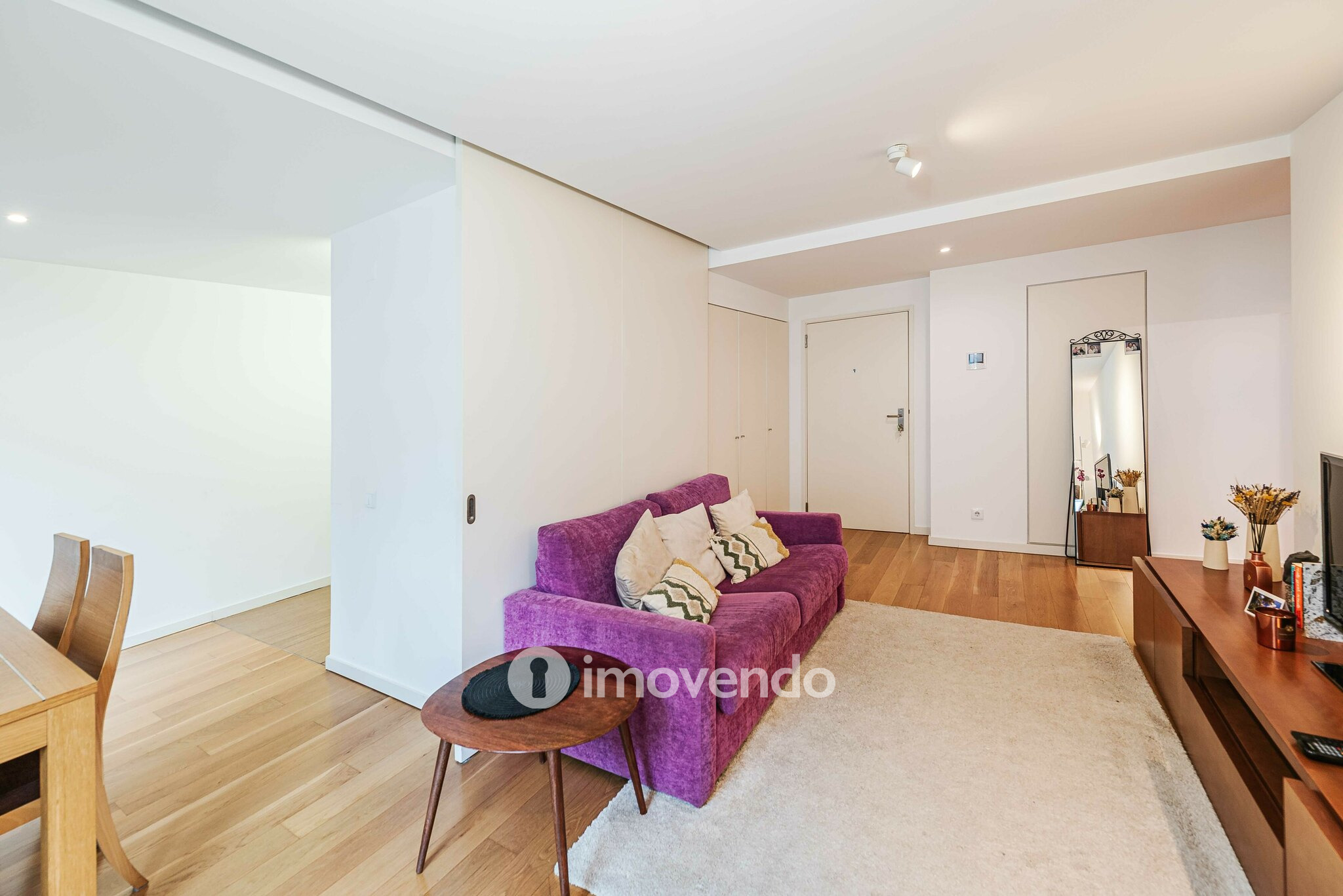 Apartamento T1 exclusivo, com estacionamento, na Av. Duque de Loulé