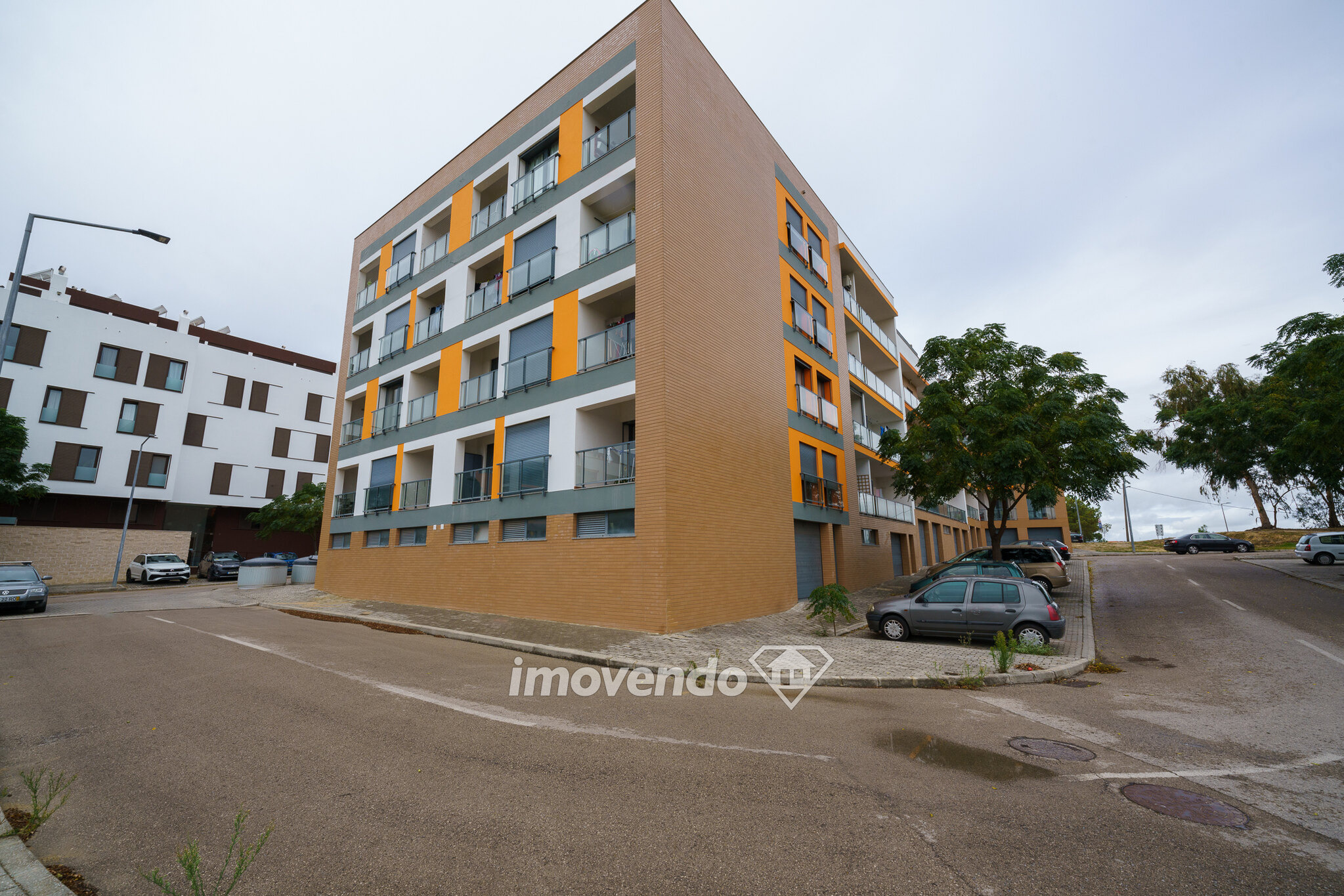 Apartamento T3 exclusivo, com garagem, em Vale de Milhaços, Corroios