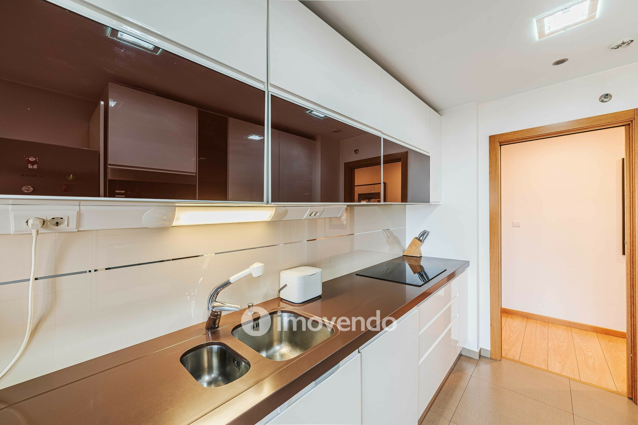 Apartamento T3 exclusivo, com garagem e vista Rio, em Moscavide