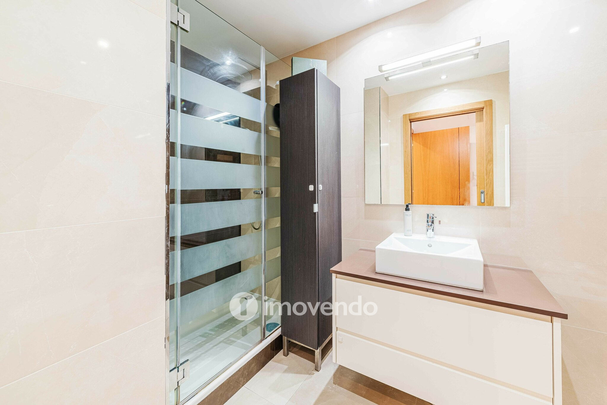 Apartamento T3 exclusivo, com garagem e vista Rio, em Moscavide