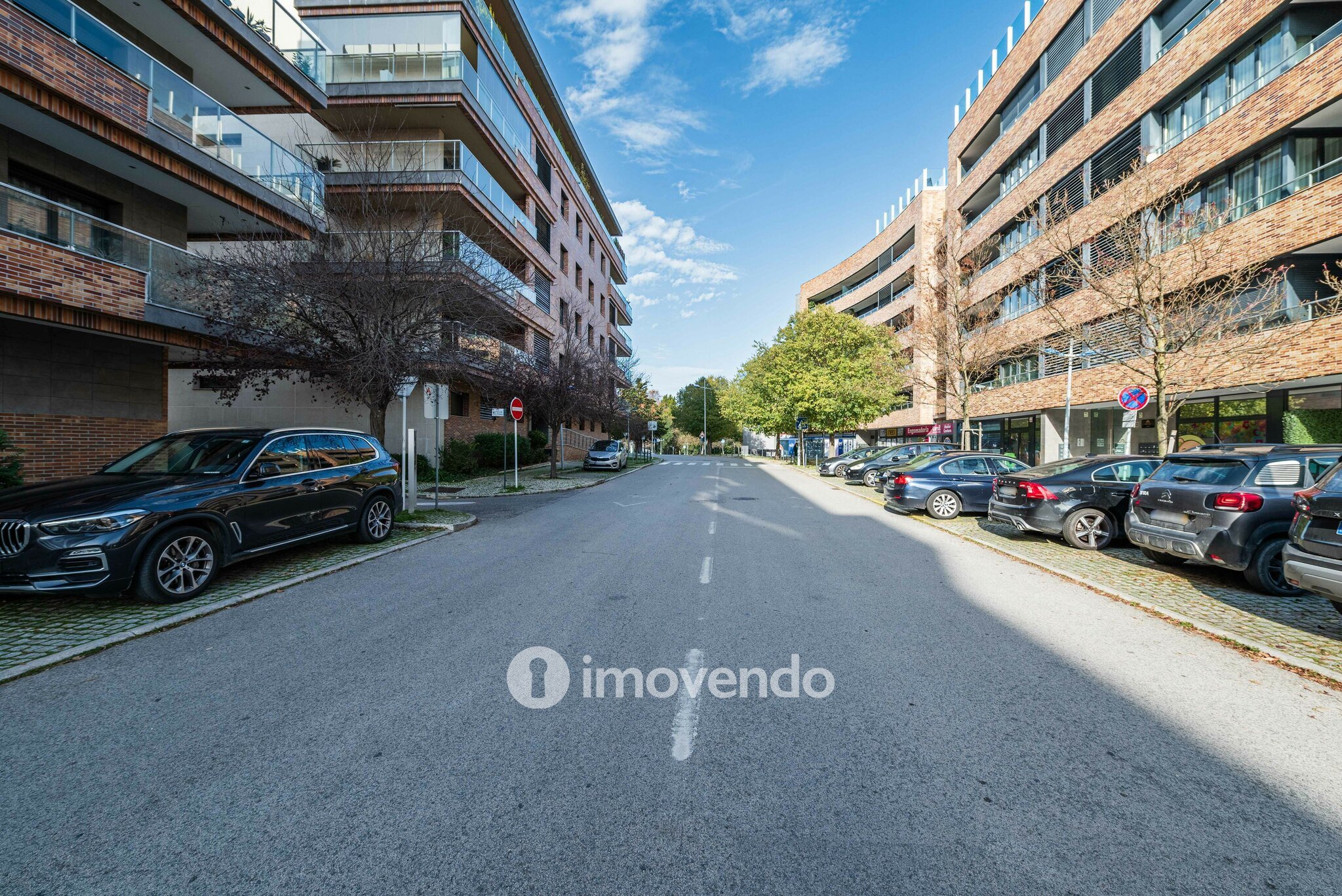 Apartamento T3 exclusivo, com garagem e vista Rio, em Moscavide