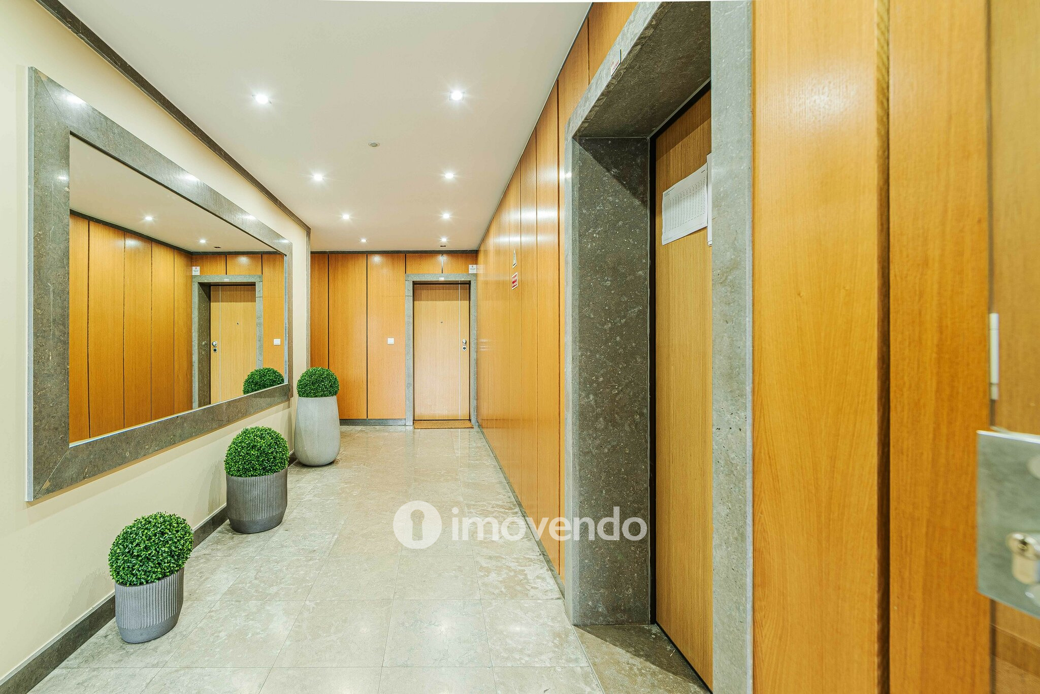 Apartamento T3 exclusivo, com garagem e vista Rio, em Moscavide