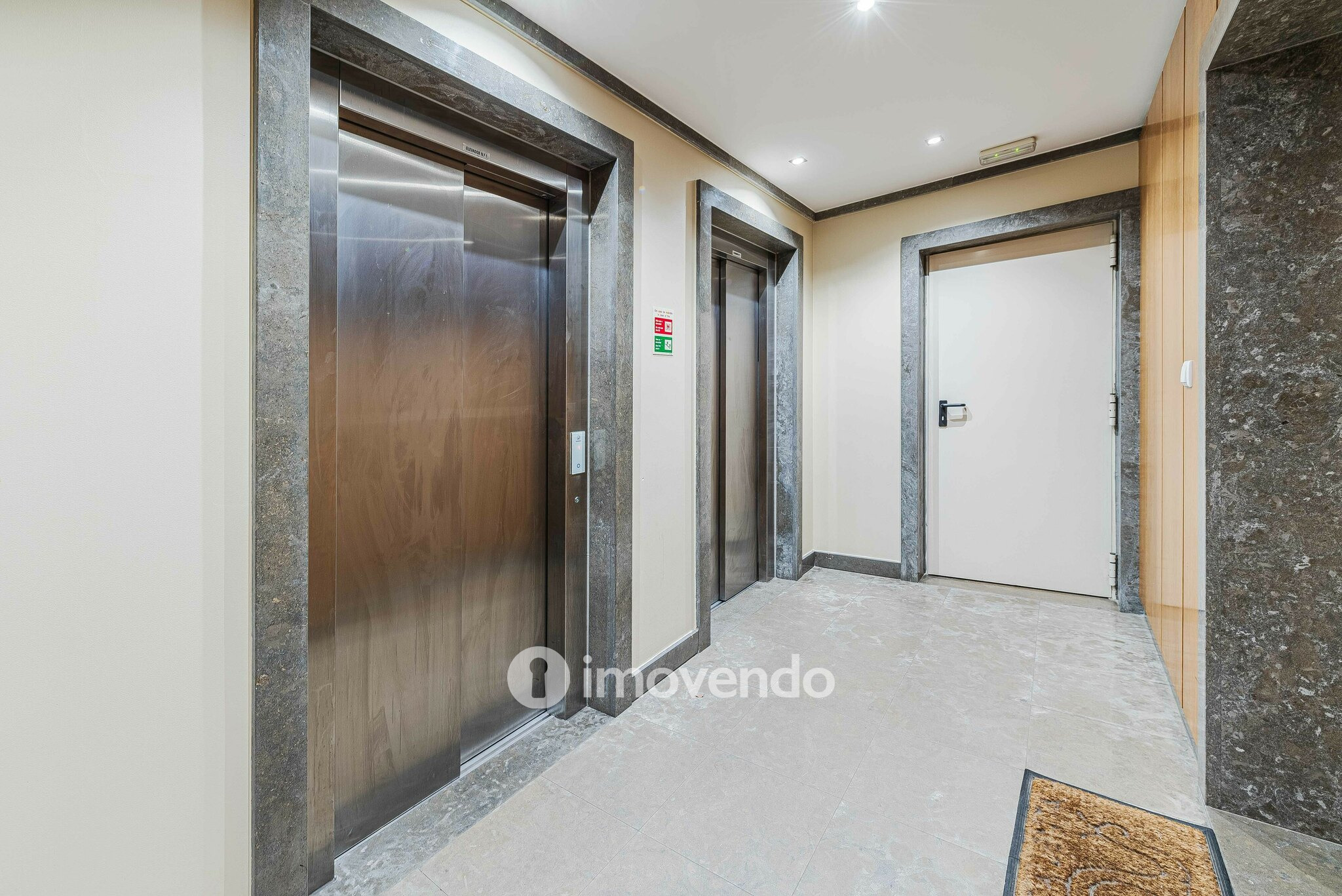 Apartamento T3 exclusivo, com garagem e vista Rio, em Moscavide